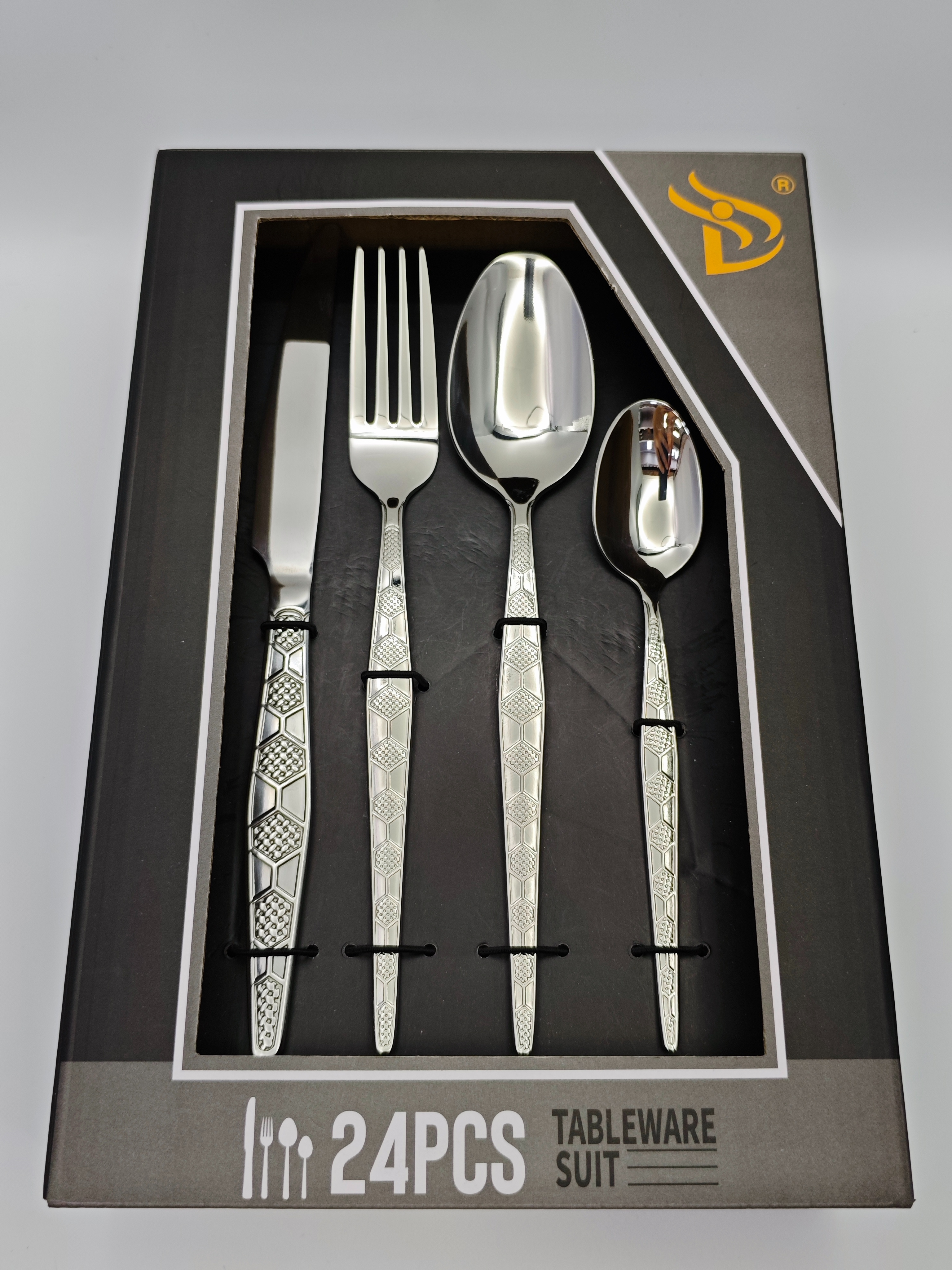 Silver stainless steel tableware set of 24 pieces, including knives, forks and spoons, high-end gift box set
