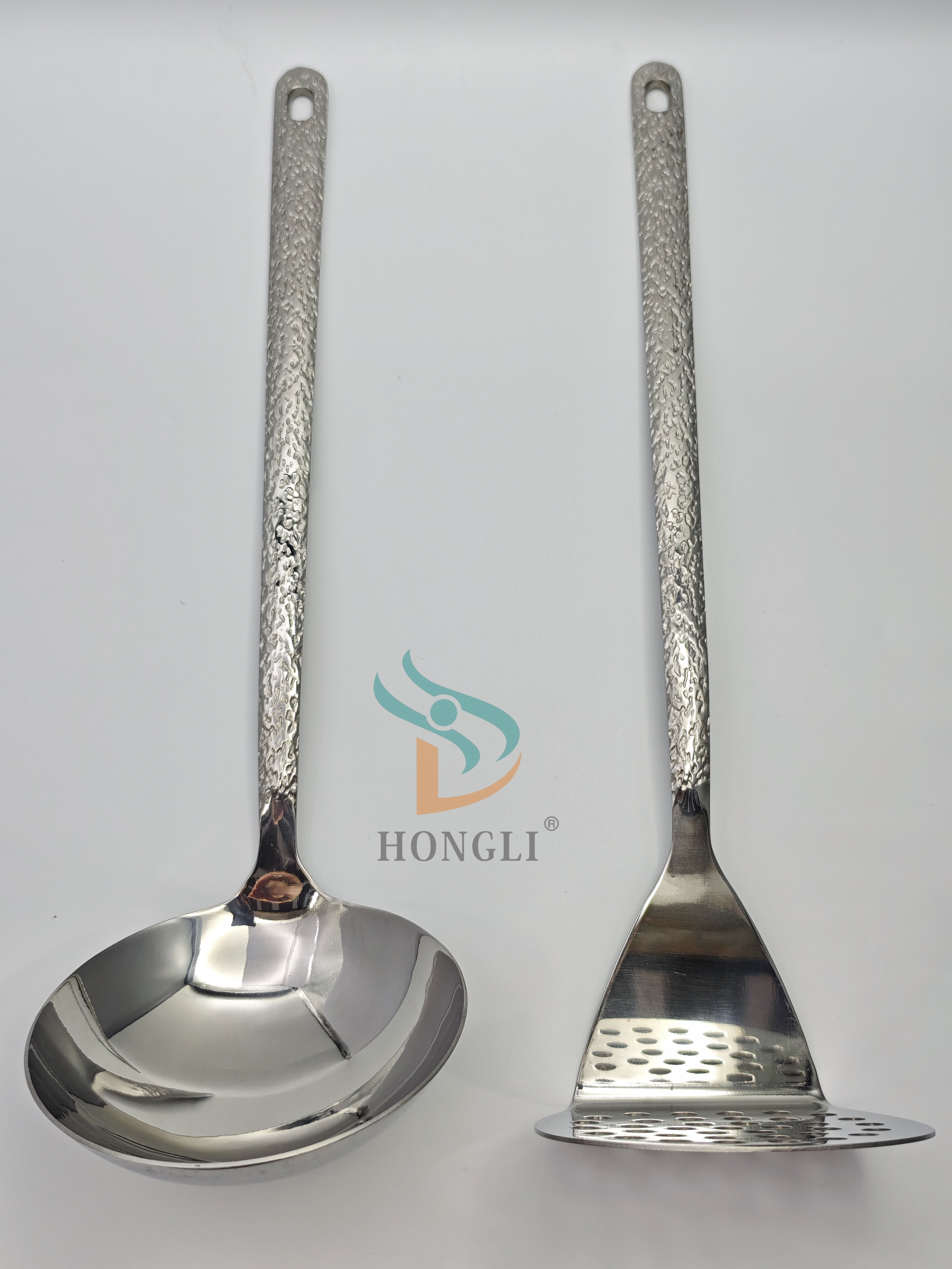 Silver hammer-patterned handle kitchenware set, suitable for camping and picnicking with stainless steel soup spoons and stir-frying spatulas details Picture