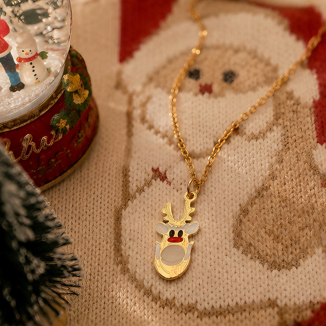 Christmas reindeer necklace, women's holiday limited edition oil-dripping pendant, stainless steel collarbone chain, cute and fun sweater chain for your girlfriend in autumn and winter Specification image