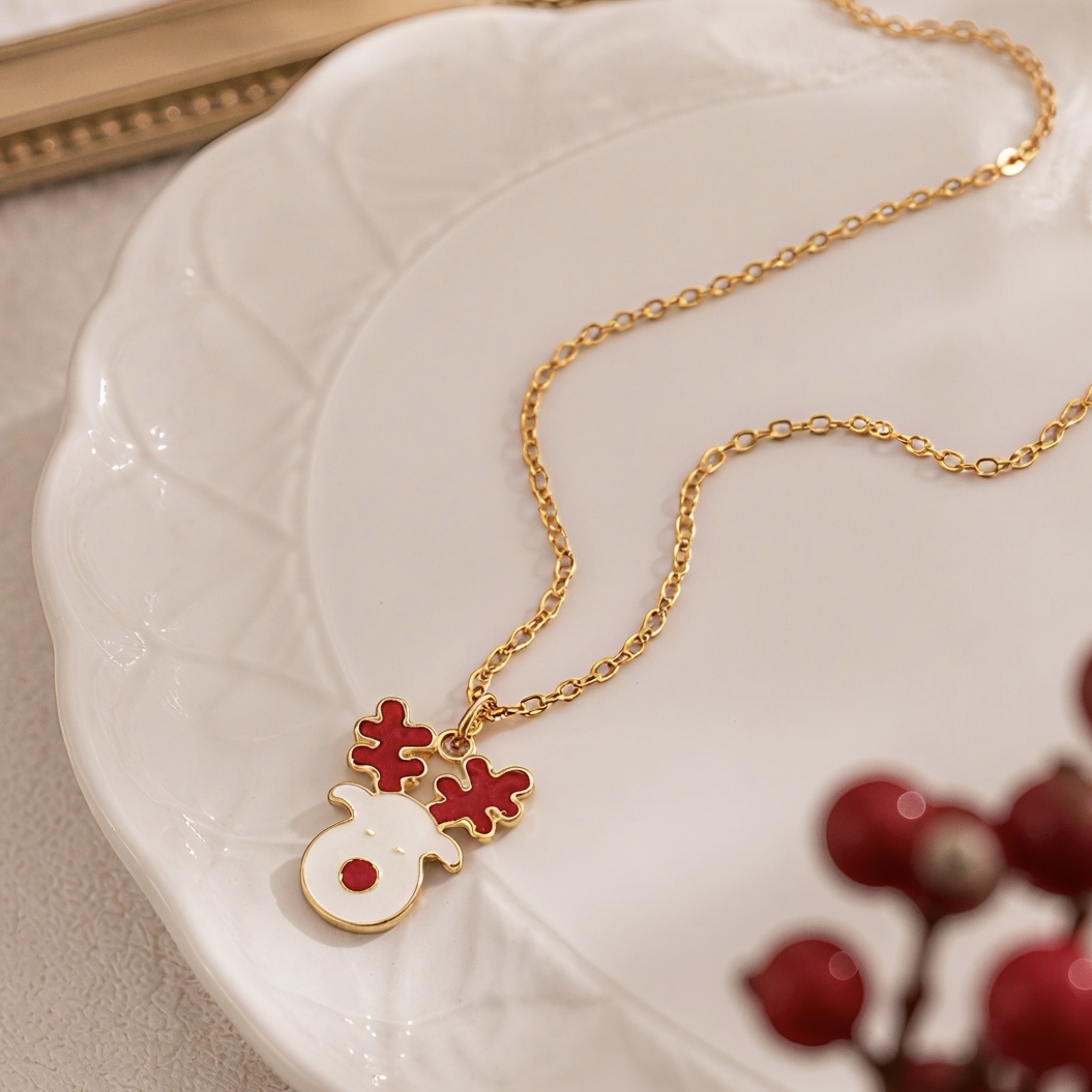 Christmas limited edition elk oil drip necklace, female stainless steel collarbone chain, niche atmosphere, cute cartoon, student autumn and winter holiday sweater chain