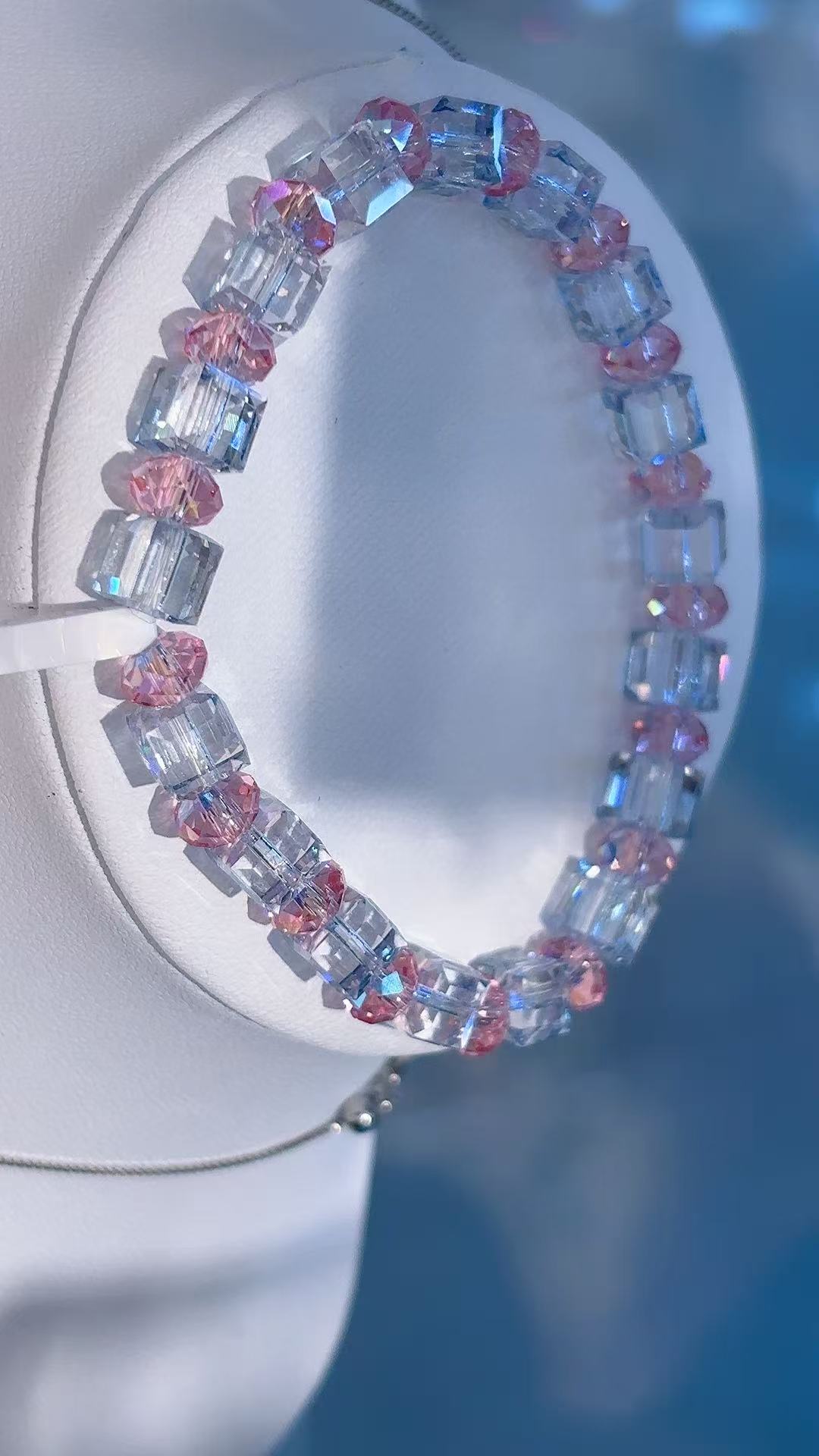 Pink transparent crystal bead bracelet, titanium steel glass crystal bracelet Item Picture
