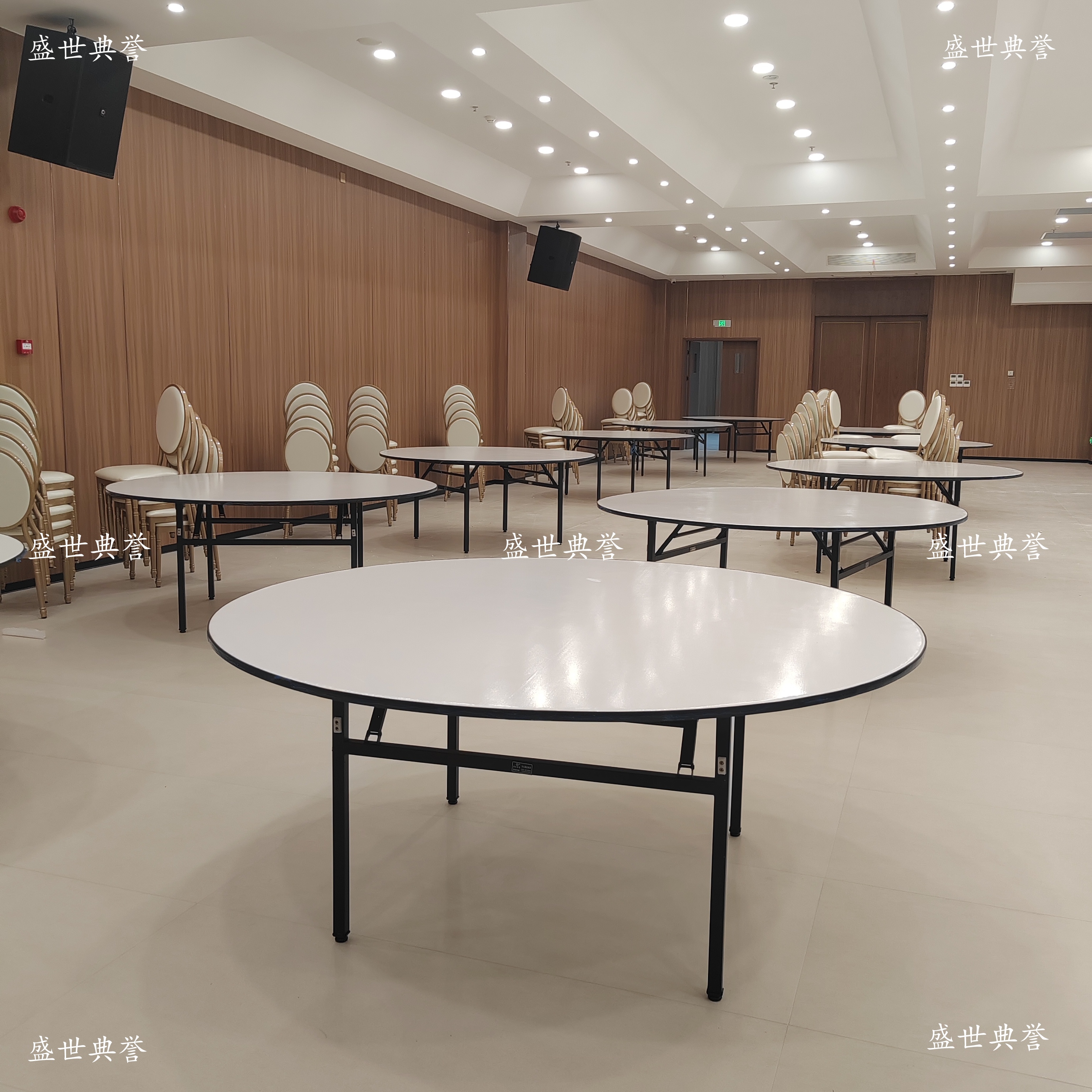 Changzhi International Hotel Banquet Tables and chairs, hotel wedding banquet folding round tables, banquet center theme wedding large round tables Changzhi International Hotel Banquet Tables and chairs, hotel wedding banquet folding round tables, banquet center theme wedding large round tables