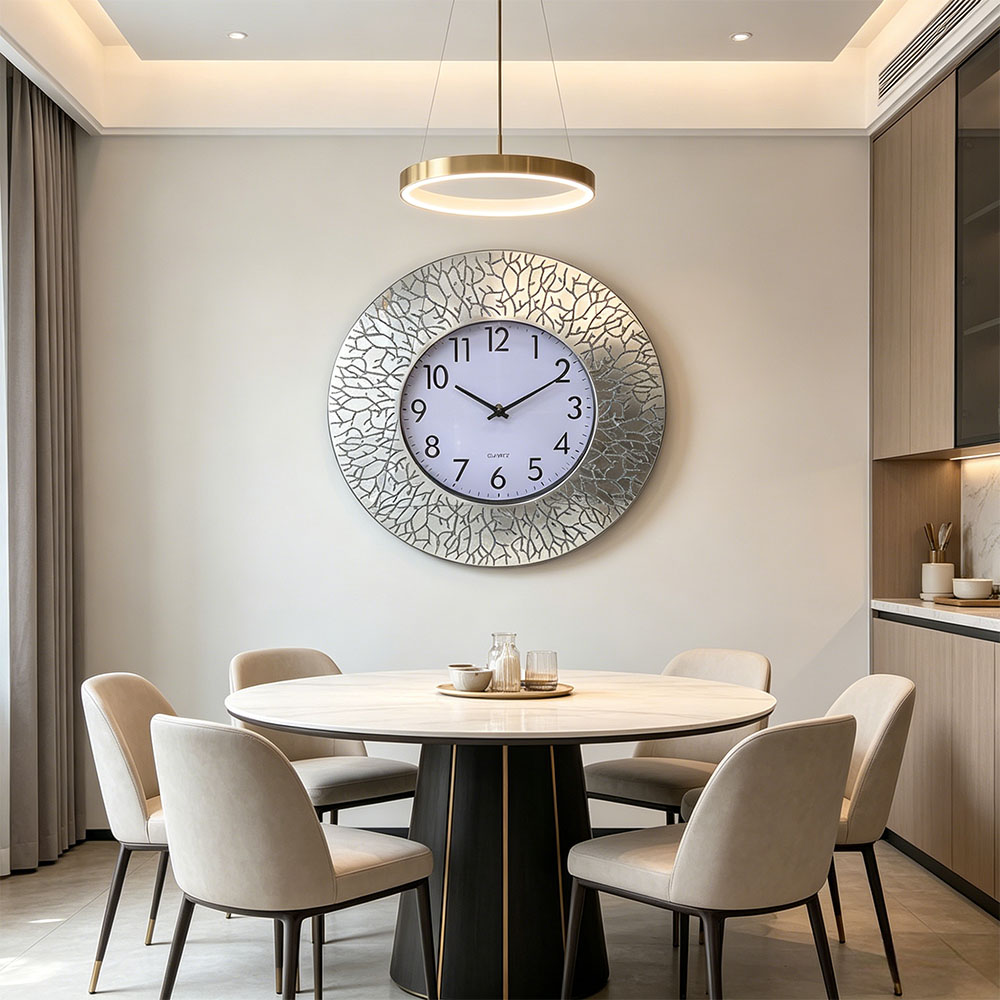 Powder-printed wall clock, silver diamond-encrusted artistic glass wall clock, home entrance, bedroom, hall, study, artistic glass wall clock, classic silver, Nordic style, silent countdown machine Application Scenario