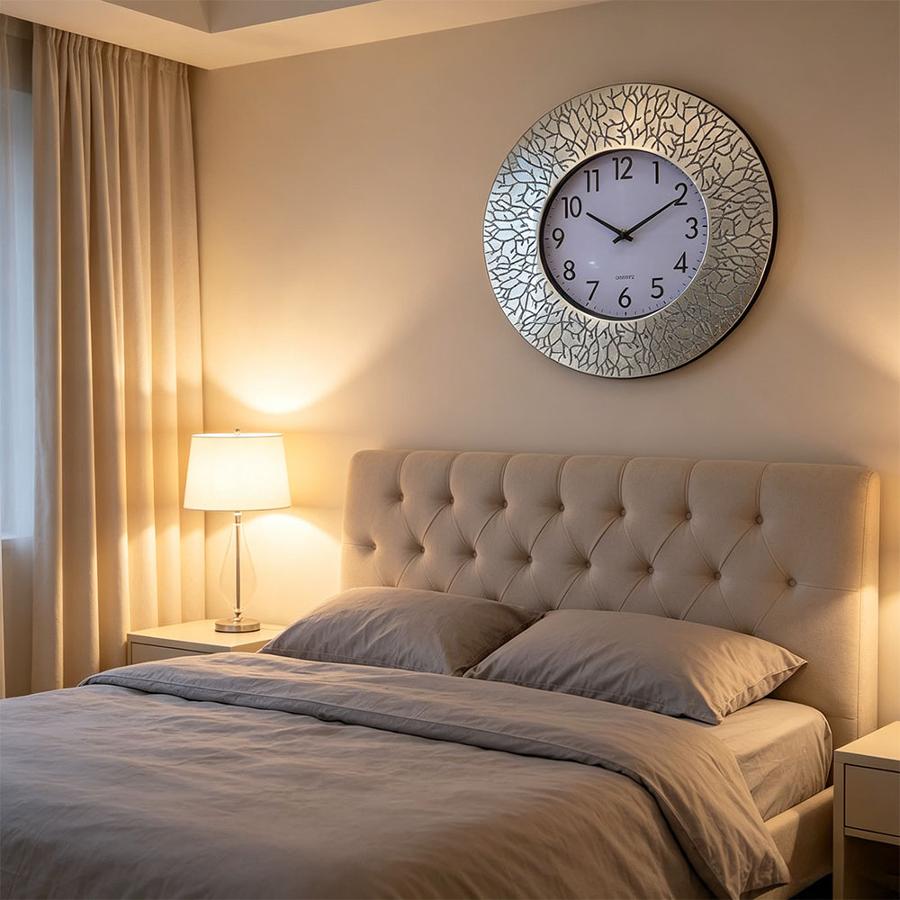 Powder-printed wall clock, silver diamond-encrusted artistic glass wall clock, home entrance, bedroom, hall, study, artistic glass wall clock, classic silver, Nordic style, silent countdown machine Specification image