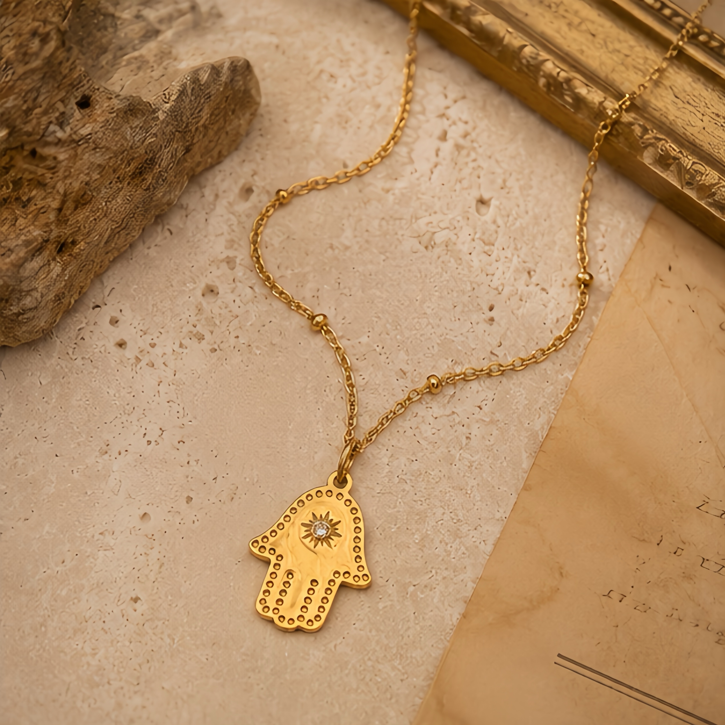 Retro Fatima's hand relief sun diamond-encrusted pendant, stainless steel exotic accessory, a unique and long-lasting color preservation decorative necklace with a traditional style for daily commuting details Picture