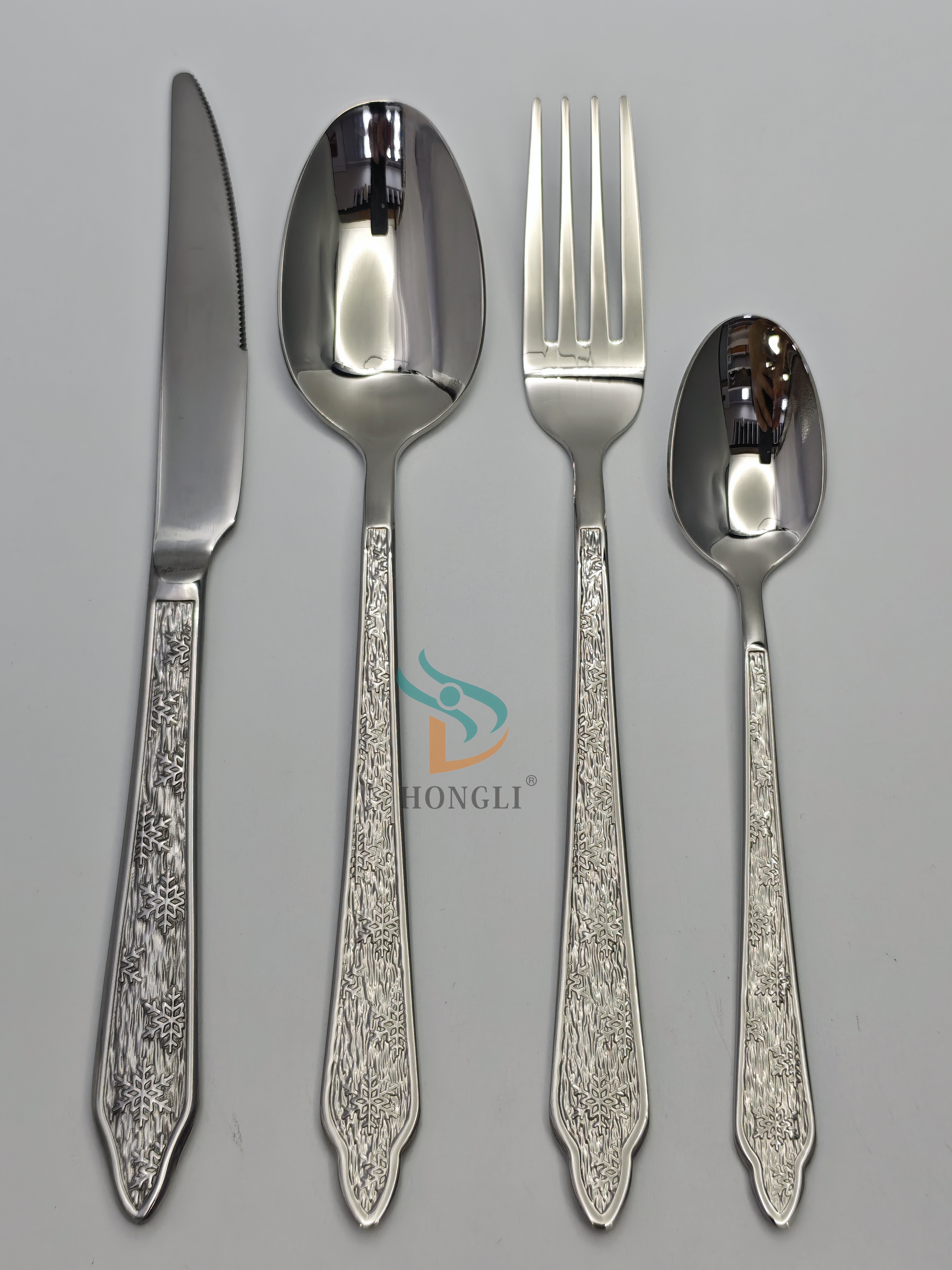 A 24-piece tableware set in a high-end black gift box with 4 main pieces of silver stainless steel details Picture