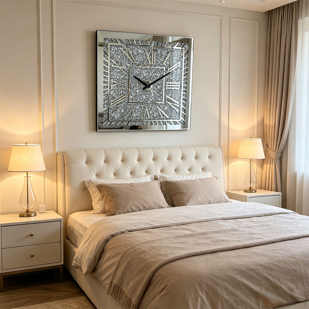 Silver glitter Roman numerals glass wall, artistic craftsmanship, bedroom, living room, entrance hall wall clock, silent countdown wall clock, Roman silver, simple and fashionable Application Scenario