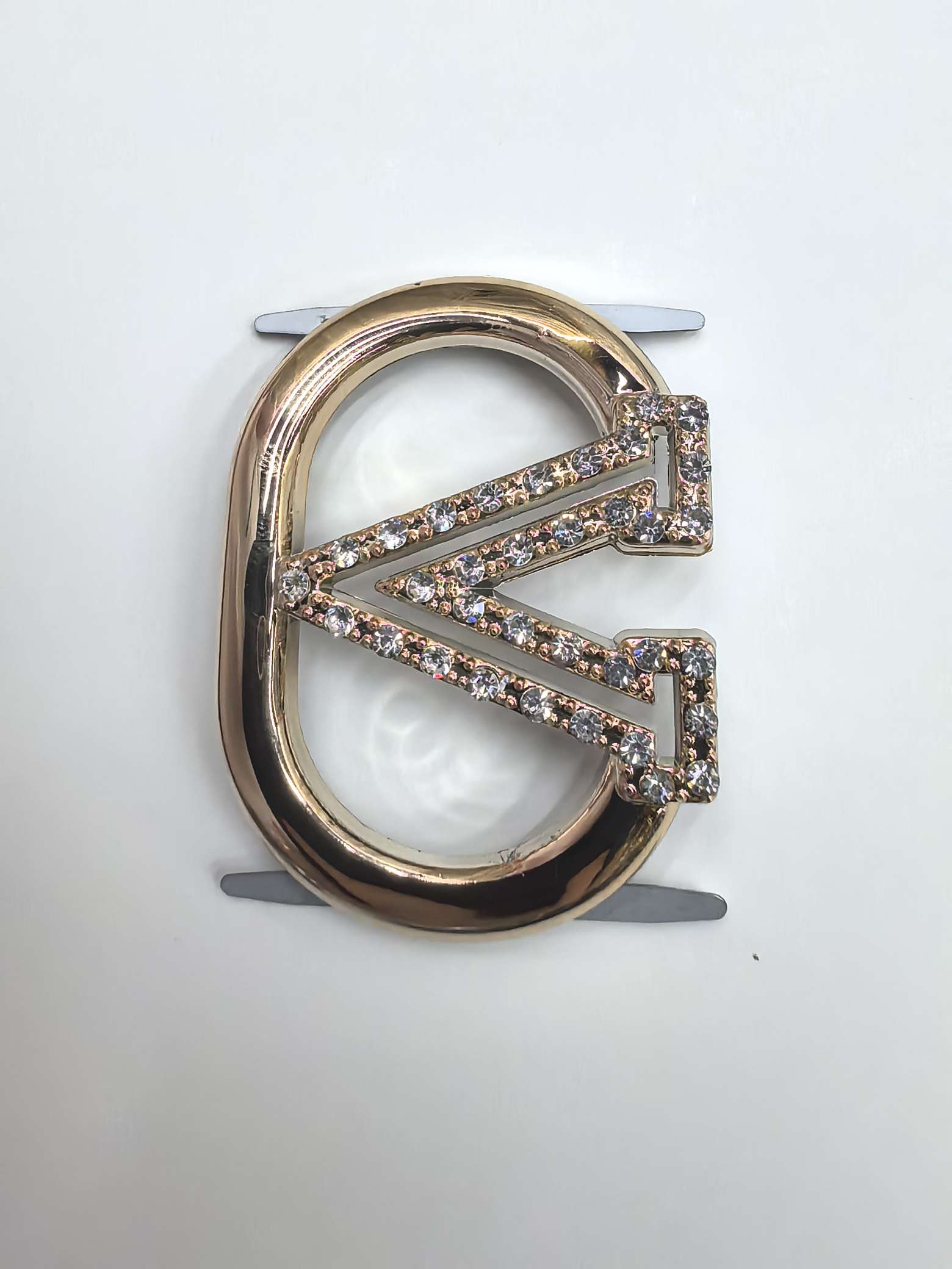Factory direct sales of new trendy studded bags, shoes, hats and accessories. Customization available. Whether to add diamonds or change colors. Prices can be negotiated at the store Specification image
