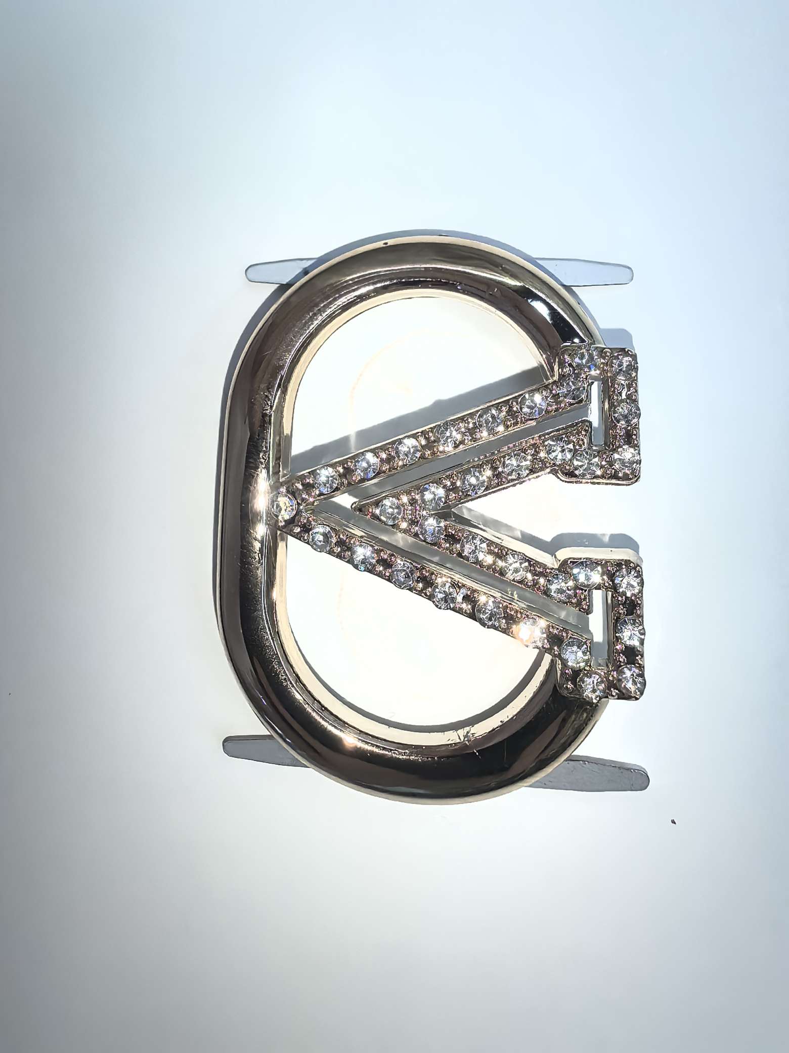 Factory direct sales of new trendy studded bags, shoes, hats and accessories. Customization available. Whether to add diamonds or change colors. Prices can be negotiated at the store detail image 2