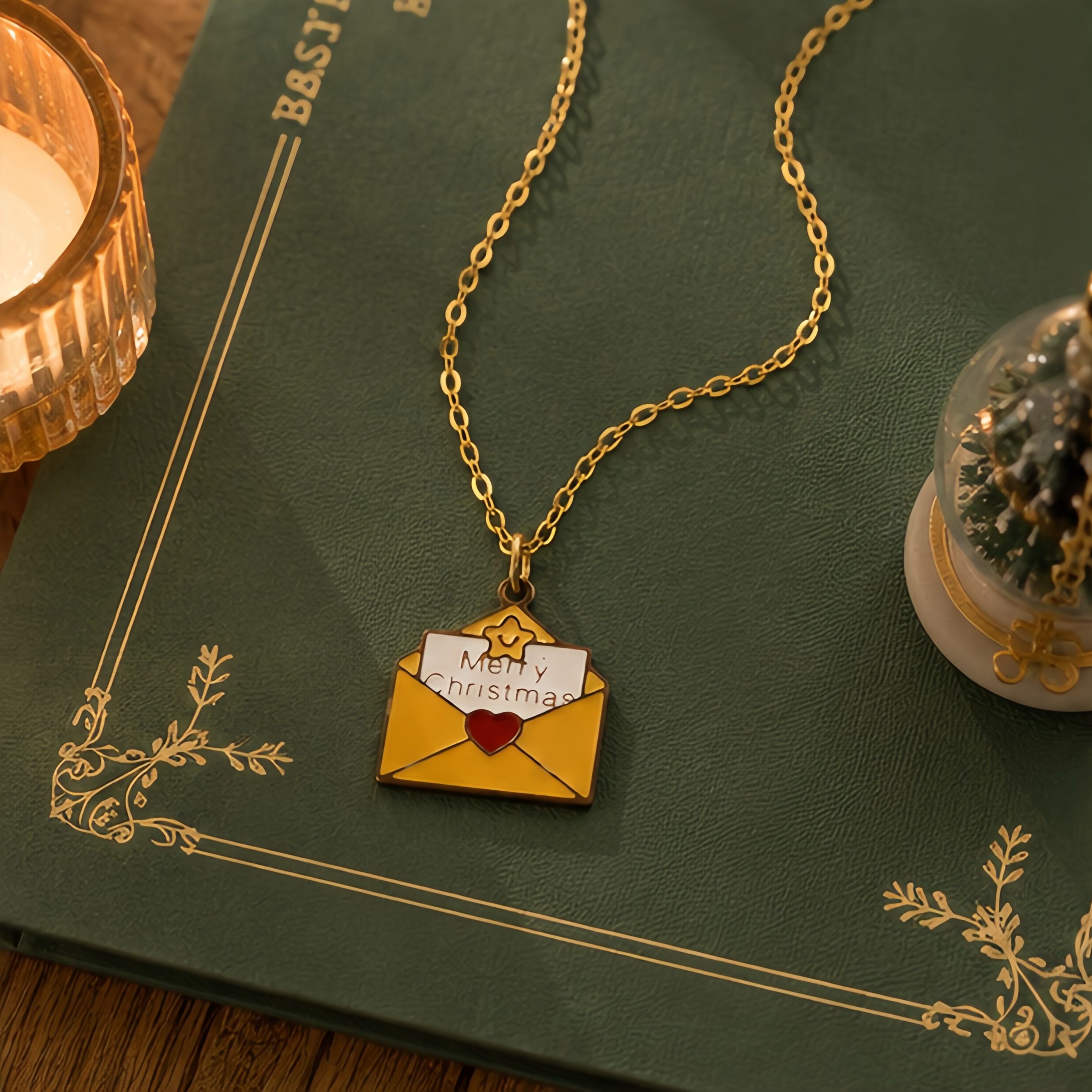 Christmas envelope oil-dripping simple flat pendant, stainless steel, festive autumn and winter outfit atmosphere, daily layering decorative necklace details Picture