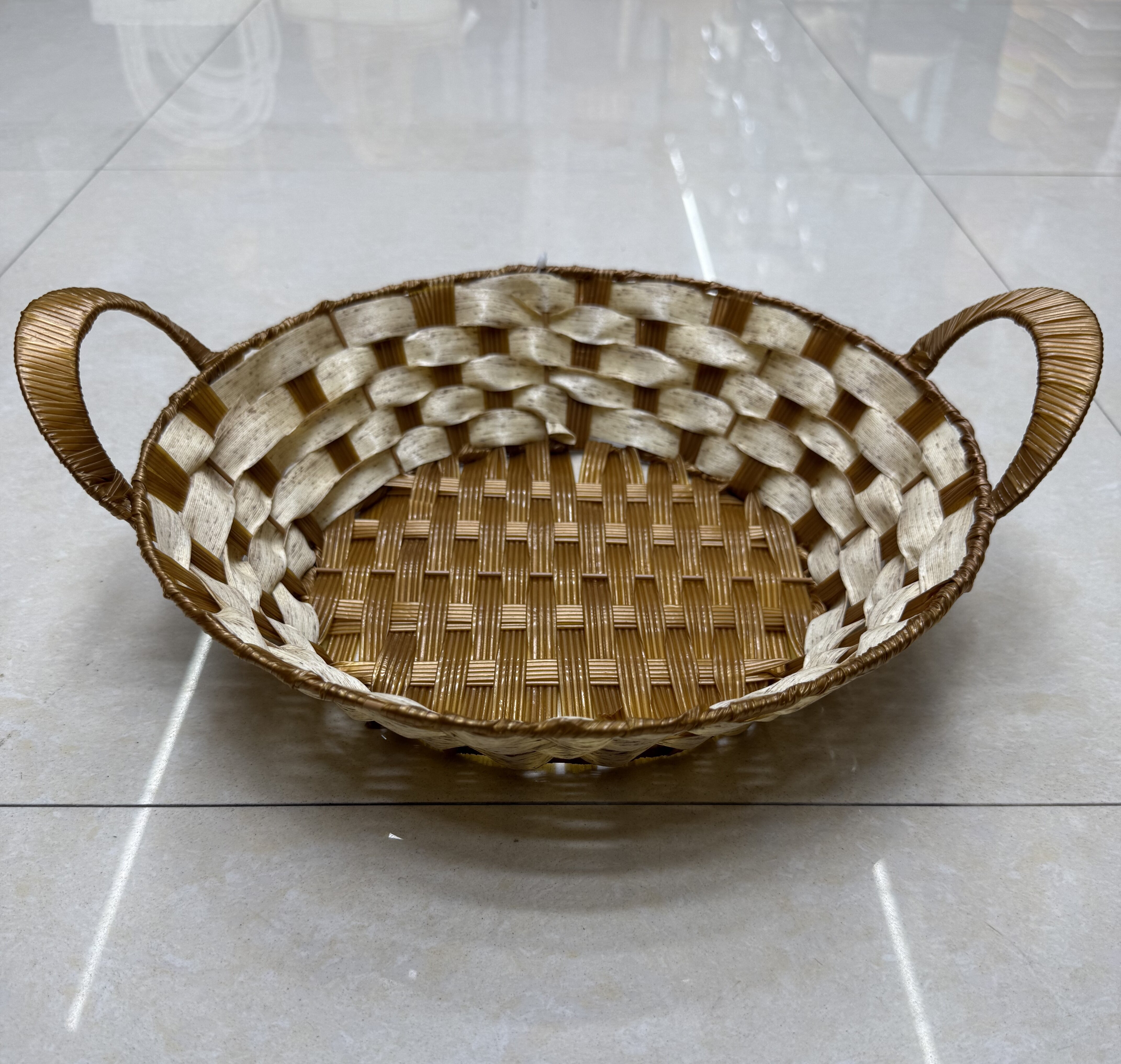 Platinum rubber round ear-pulling storage basin, fruit and snack basket, bread basket, toy storage basket, supermarket gift packaging basket, souvenir packaging basket, kitchen sauce storage basket, vegetable storage basket, tissue storage basket, cosmetics basket Specification image