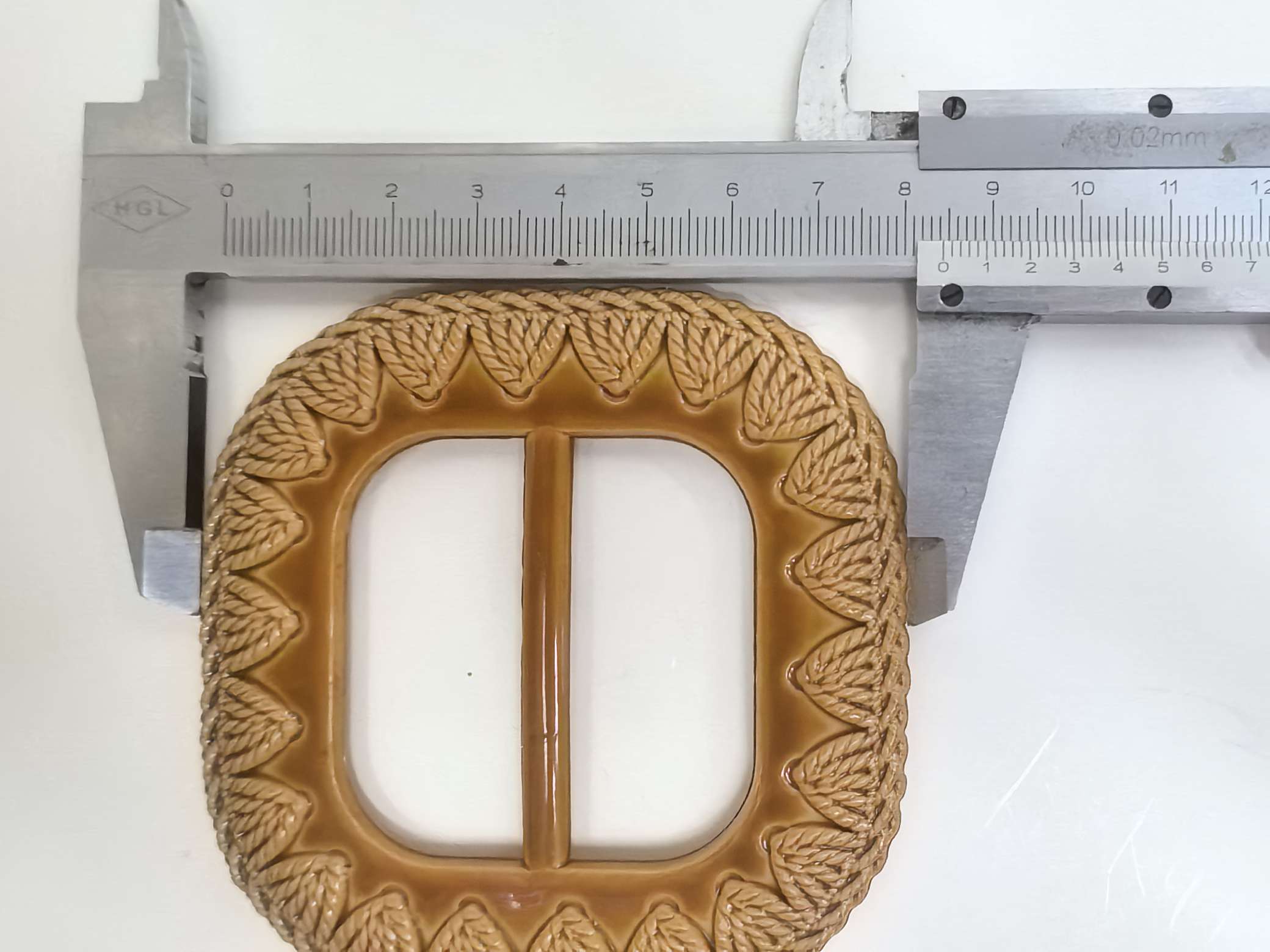 Factory direct sales of electroplated plastic belt buckles, clothing accessories, and one-piece decorative buckles. The price can be negotiated at the store details Picture