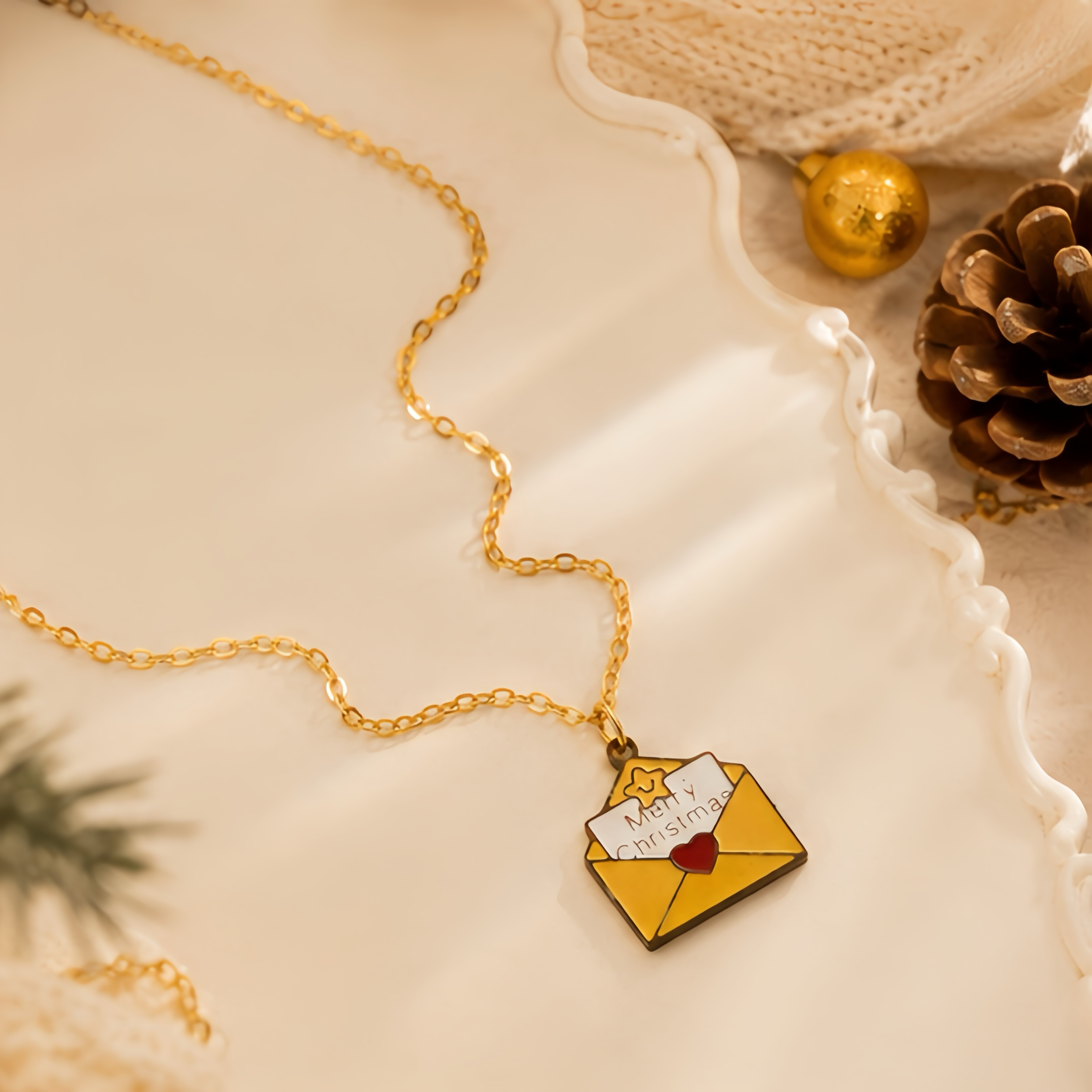 Christmas envelope oil-dripping simple flat pendant, stainless steel, festive autumn and winter outfit atmosphere, daily layering decorative necklace Specification image