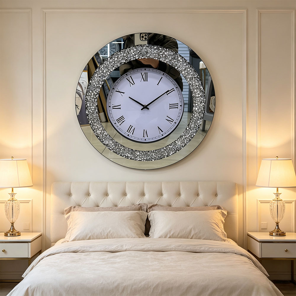 Silver diamond-encrusted round Roman numeral acrylic wall clock for living room and bedroom decoration, clock furniture, bedroom, living room, entrance hall glass, fashionable wall clock, simple style