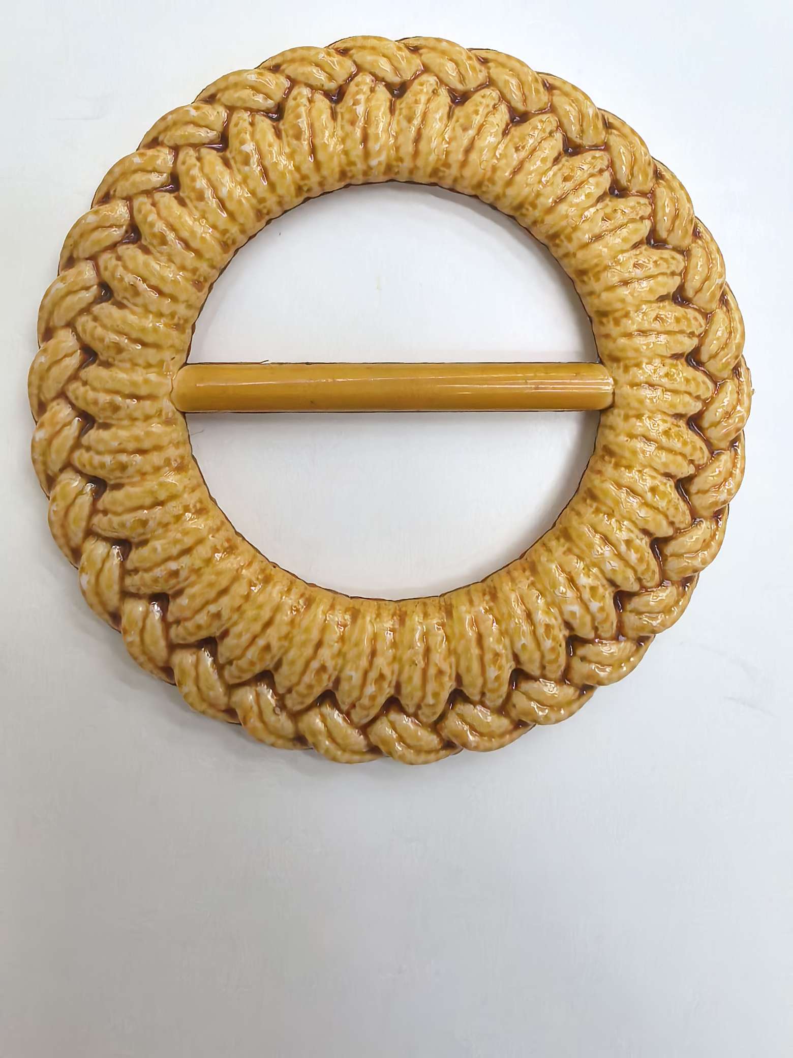 Factory direct sales of electroplated round plastic belt buckles for clothing accessories and one-piece decorative buckles. The price can be negotiated at the store Specification image