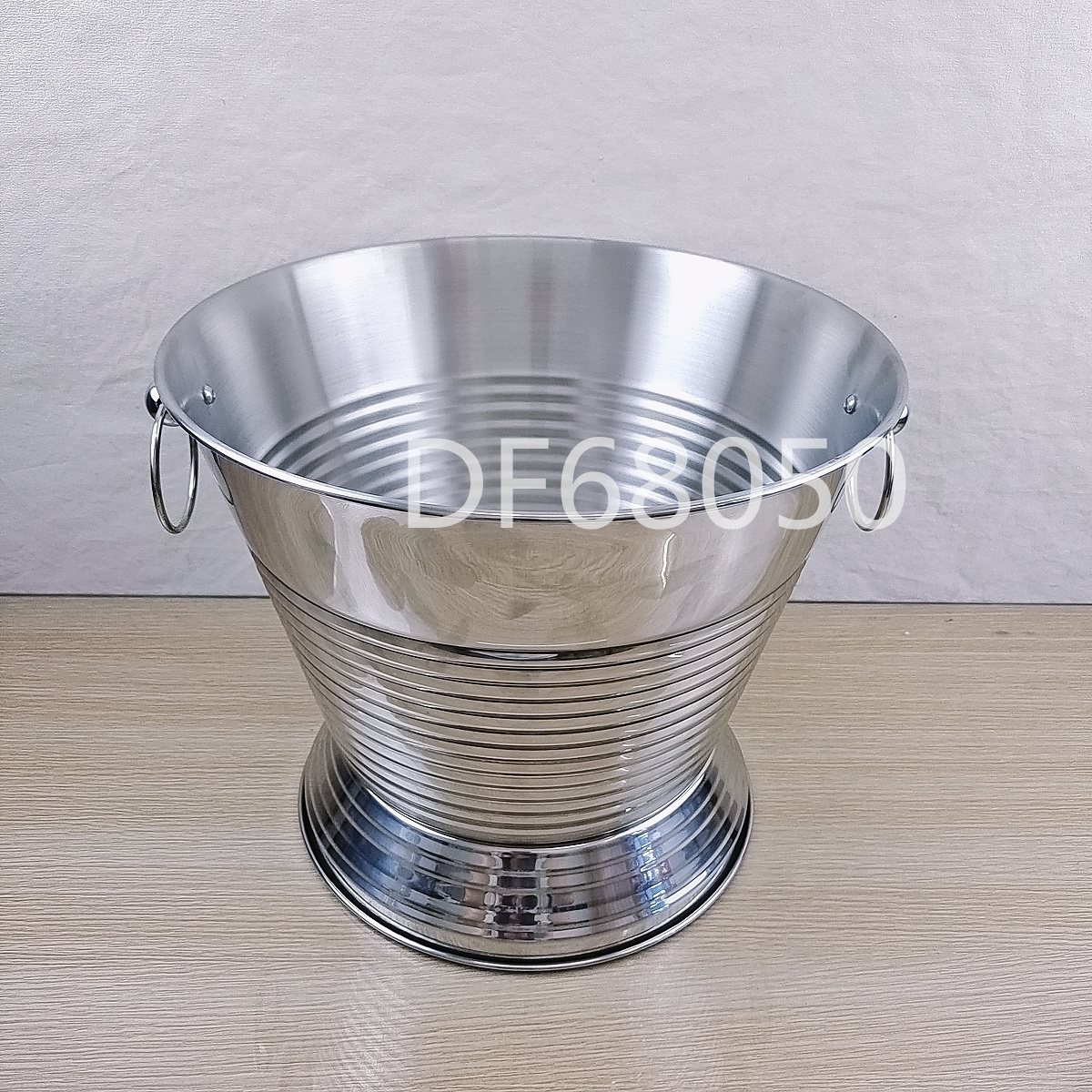 DF68050 large-capacity ice bucket, high-end venues, bars, KTVS, ice bucket for heat and cold preservation, champagne bucket, DF TRADINGHOUSE Application Scenario