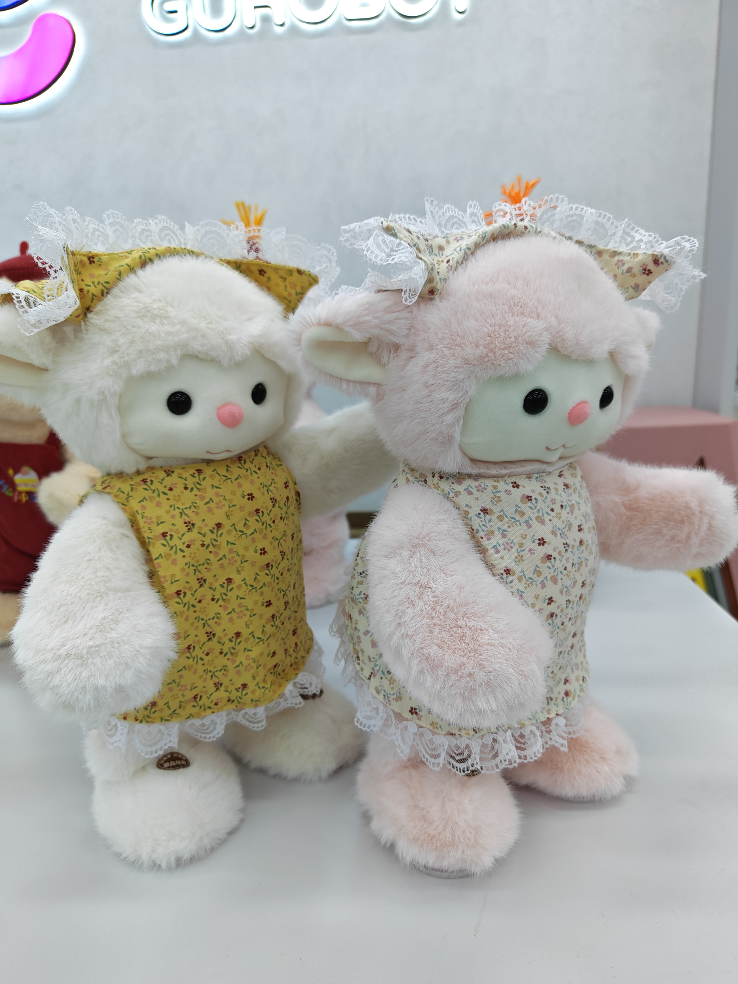 The Ai voice interaction plush toy with small patterns can record, imitate speech, sway the body and twist the bottom. The Ai large model can accompany and relieve boredom. It can be sold both domestically and abroad, and is sold directly by the manufacturer details Picture