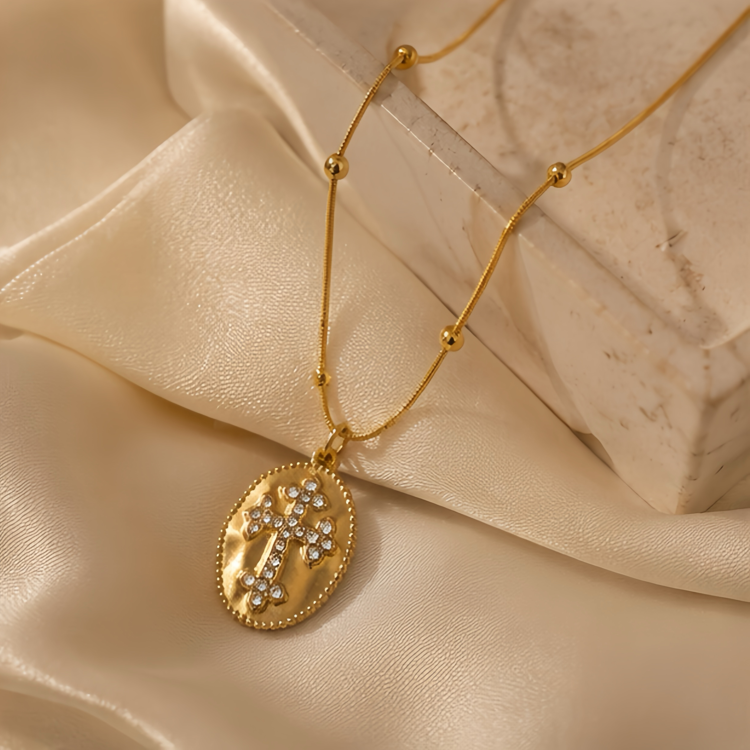 Full diamond cross relief distressed oval pendant, stainless steel retro texture, metal non-fading snake bone chain, high-end quality, versatile women's neck accessory details Picture