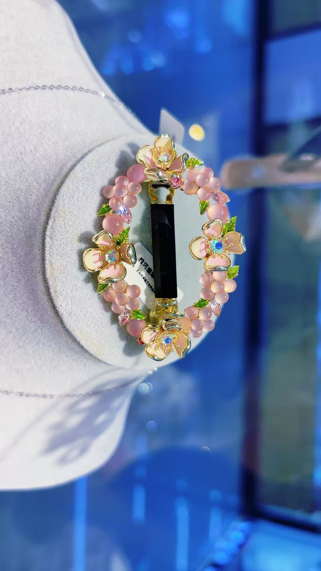 Pink flower beaded crystal handcrafted titanium steel bracelet accessory
