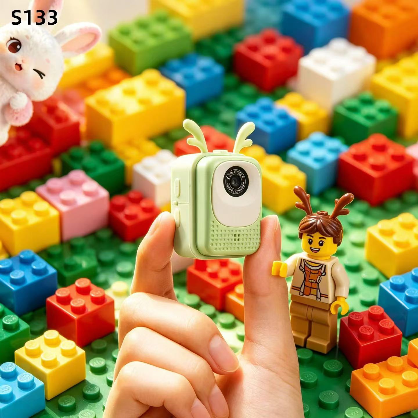 Mini camera, high-definition neck-hanging camera, capable of both shooting and video, student backpack decoration, thumb camera Application Scenario
