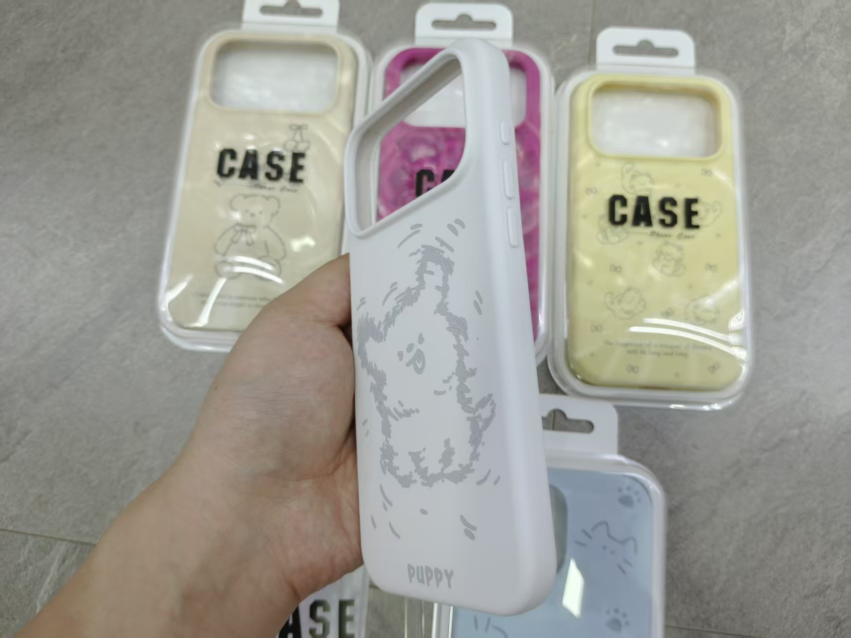 The liquid skin-sensing print phone case is protected by flannel inside Application Scenario