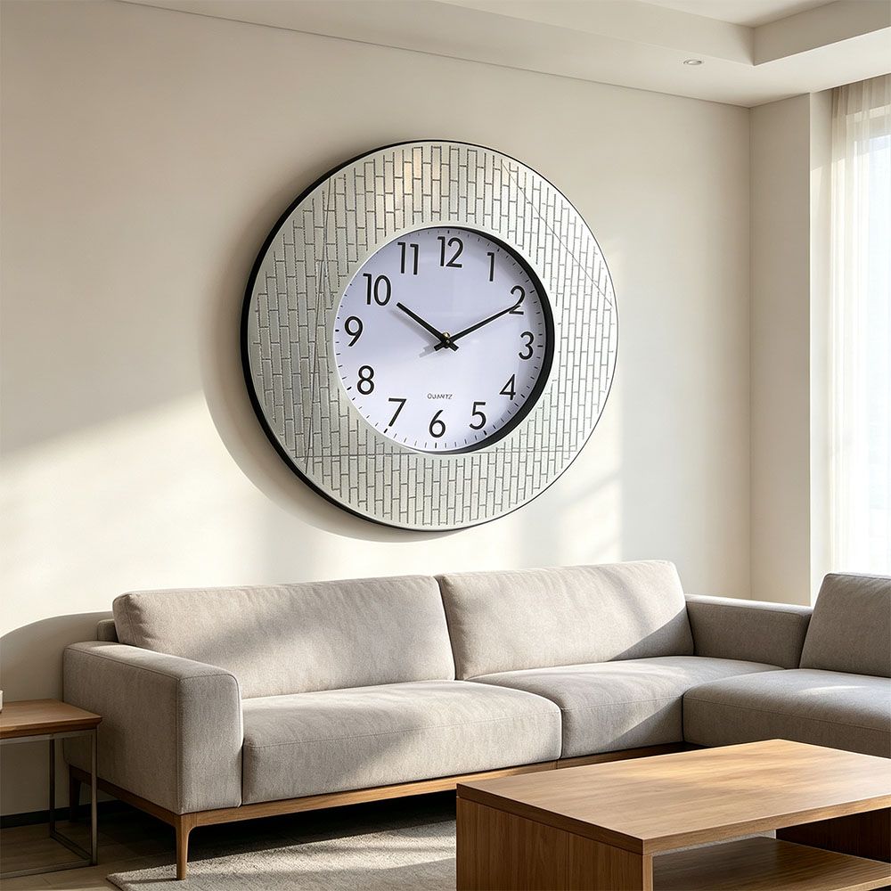 The silver brick-patterned frame circular craftsmanship wall clock is elegant and simple. The scale wall clock design is clean and refreshing, operates quietly, and combines beauty and practicality. It is suitable for hanging in the living room, dining room, home and office Specification image