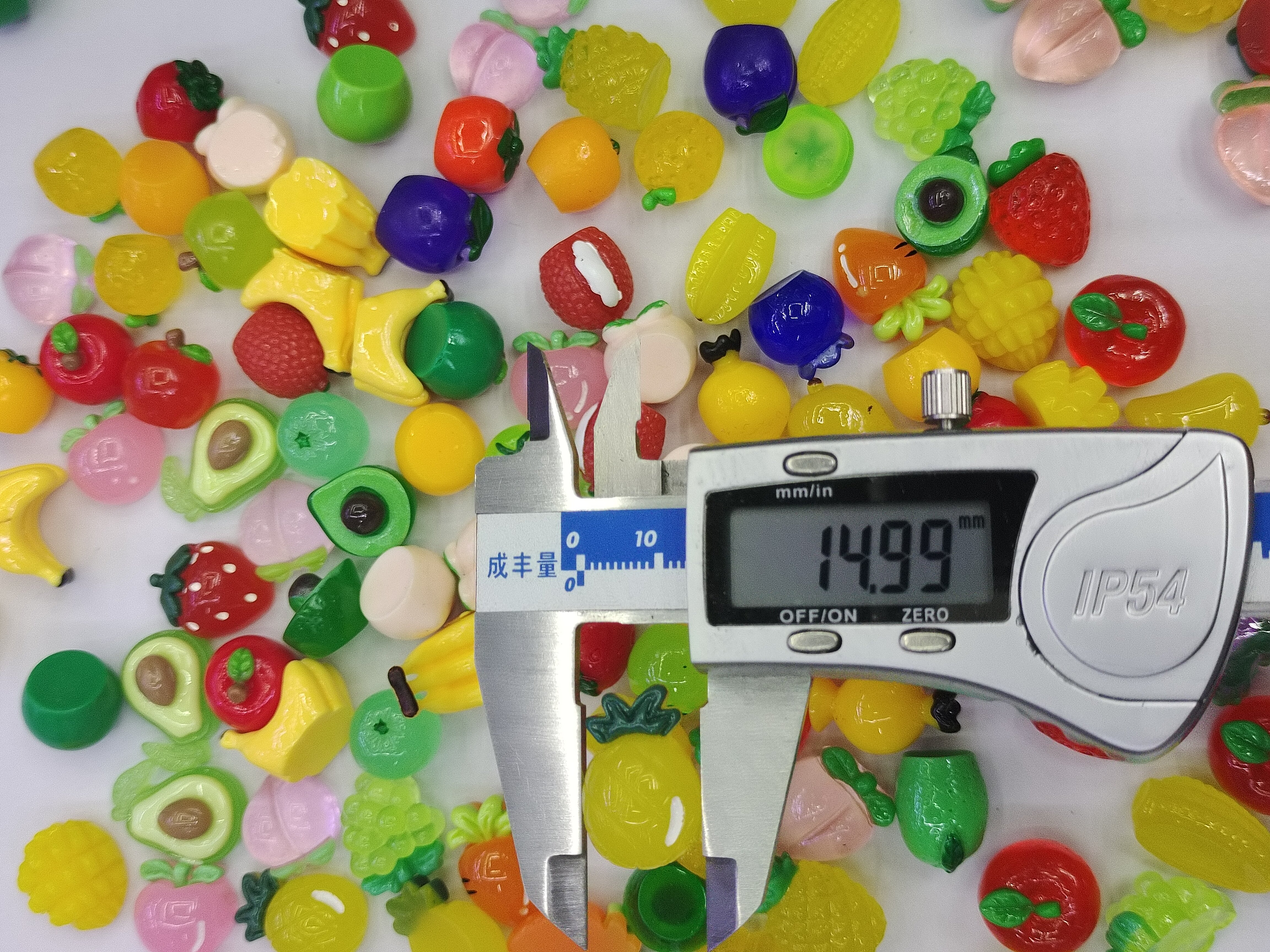 Colorful fruit-shaped handmade DIY jewelry accessories, mobile phone chain accessories Application Scenario