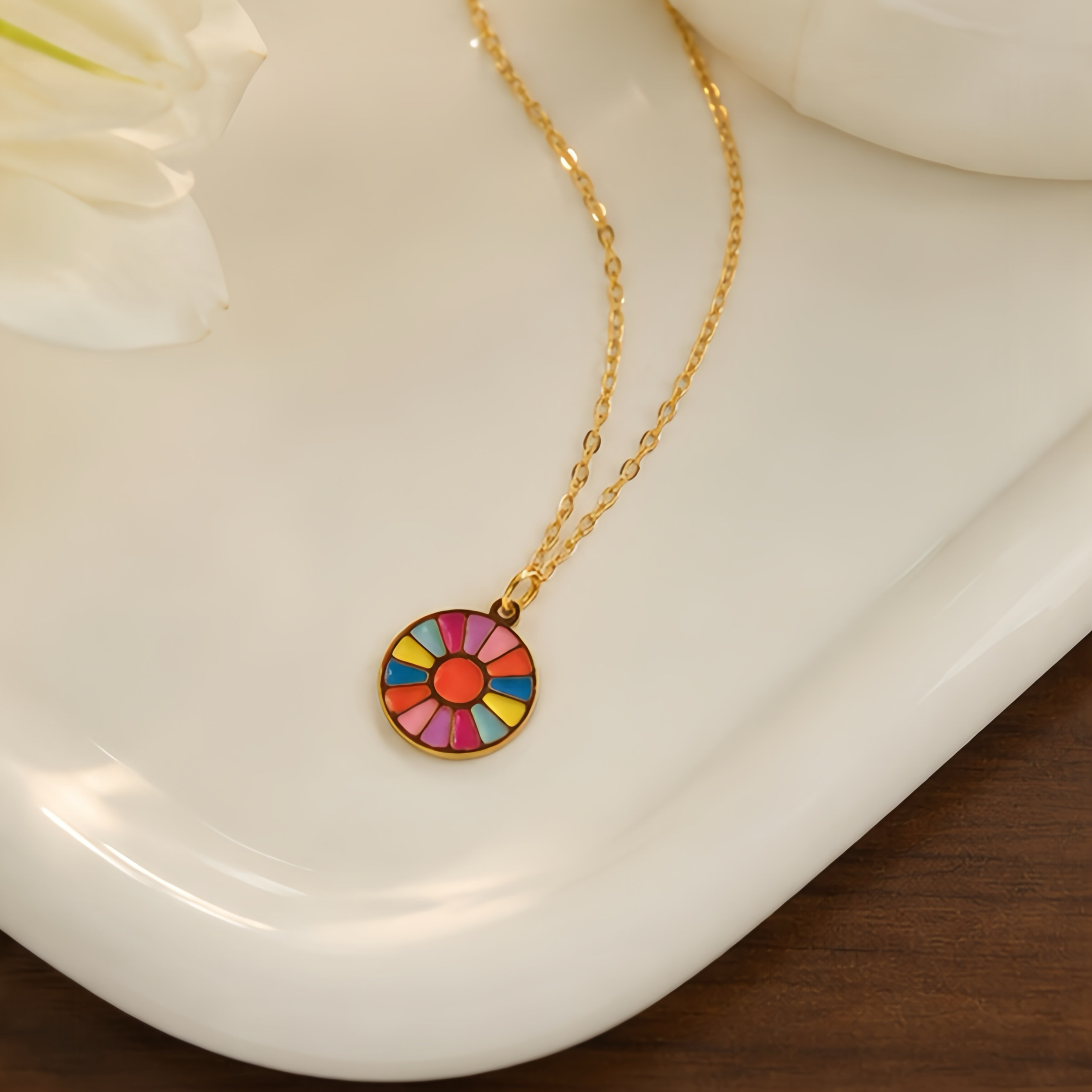 Rainbow fan-shaped disc oil-dripping stainless steel necklace, dopamine colorful vacation style outfit, bright color, niche and not easy to fade collarbone chain Application Scenario