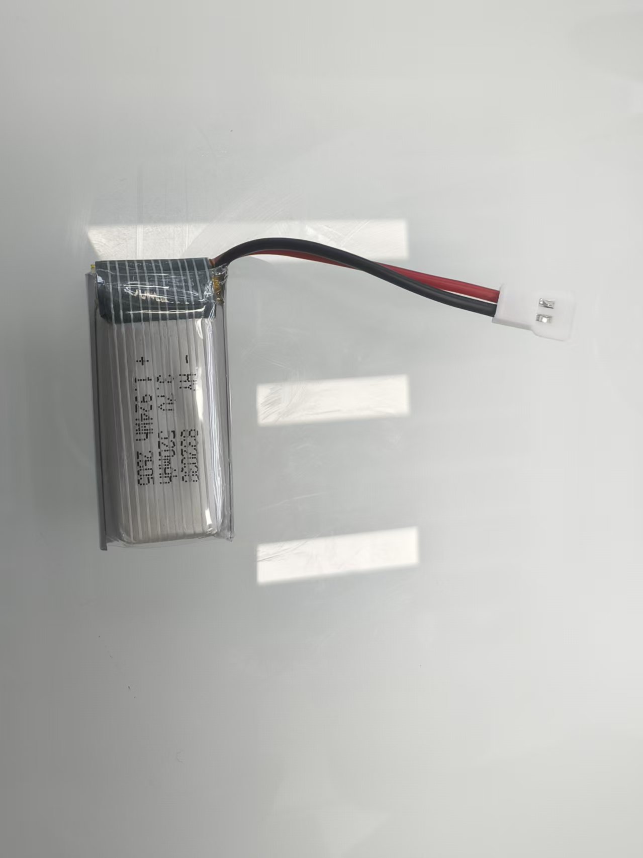 
832038-520mah 加保护板加端子线3.7V 无人机玩具汽车锂电池