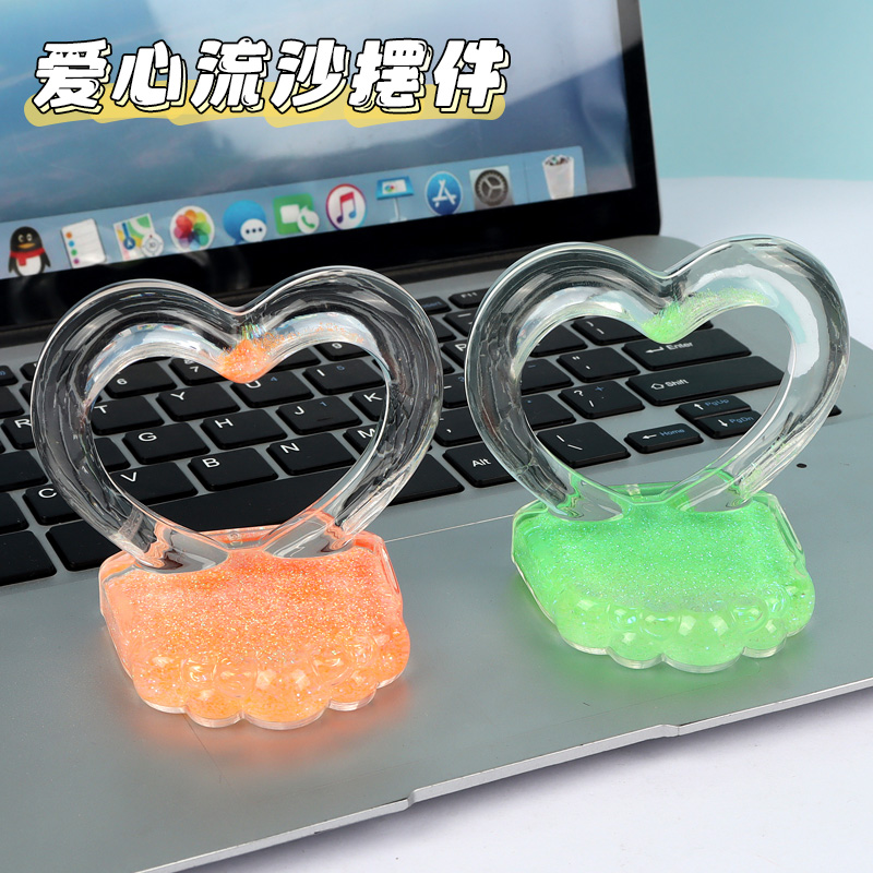 Heart-shaped flowing sand figurine details Picture