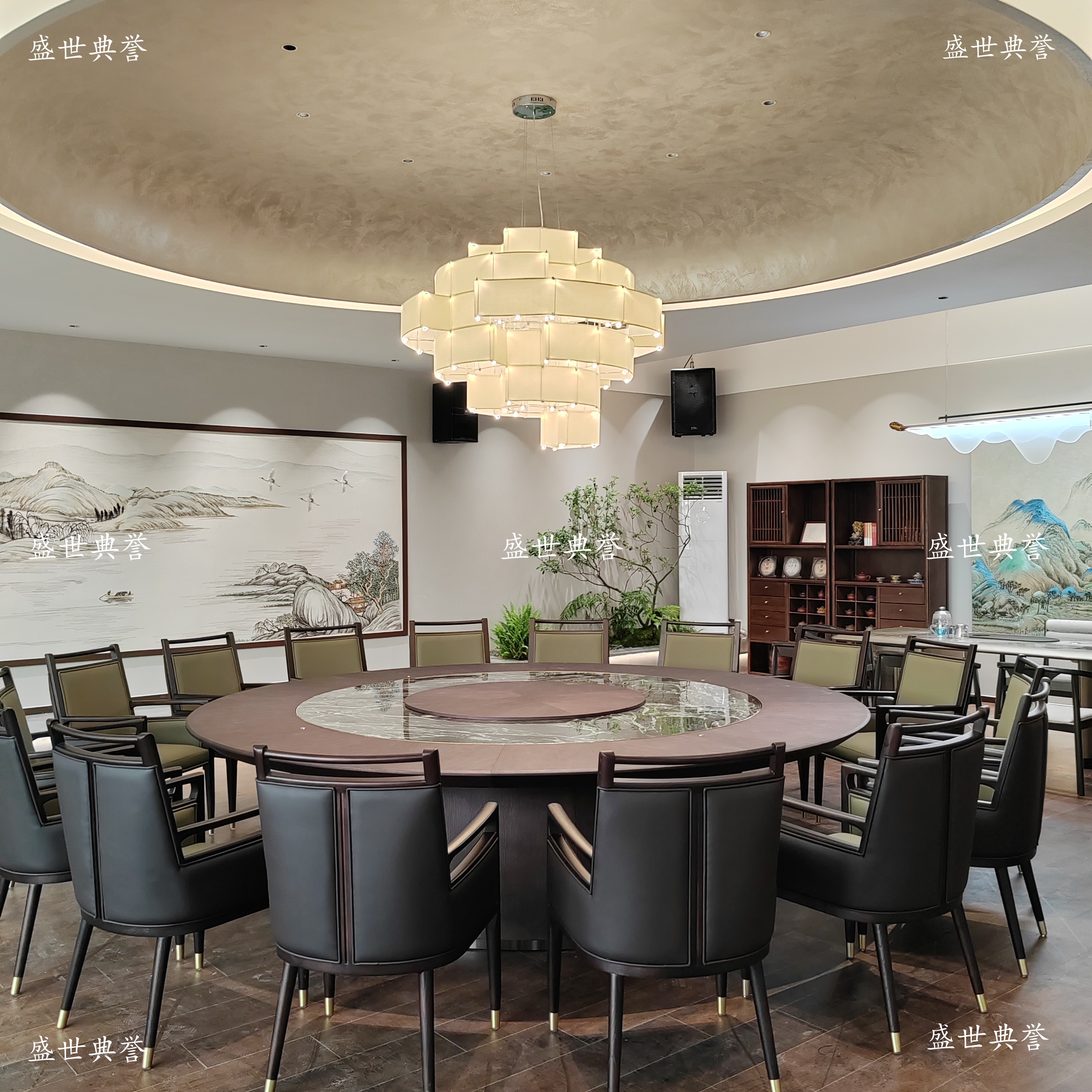 Yancheng factory direct sales of solid wood dining tables and chairs, international hotel private room reception dining chairs, seafood style new Chinese-style chairs Item Picture