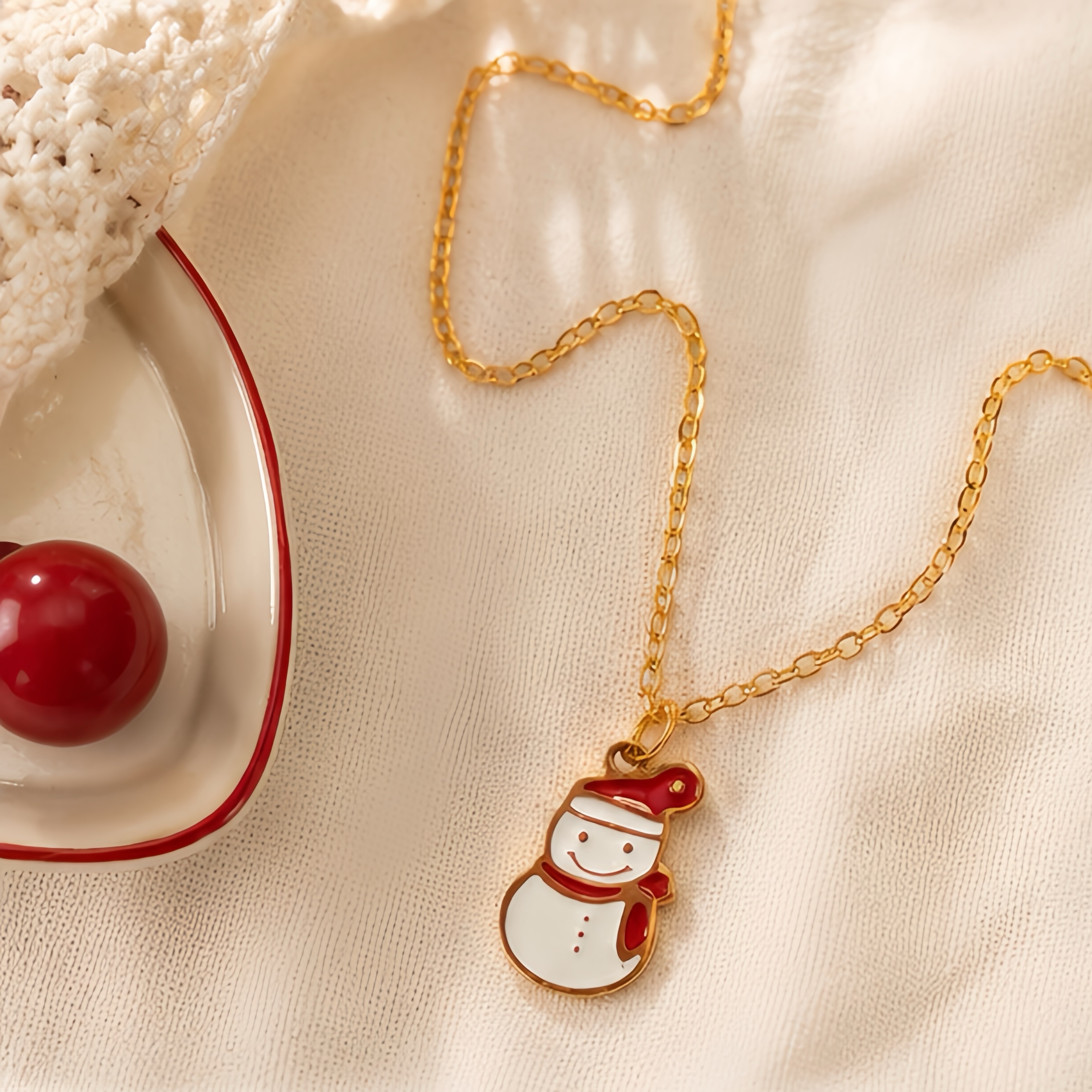 Smiling Snowman Christmas-themed oil-dripping stainless steel necklace, winter festival accessory, Christmas Eve gift, soft and cute, durable and anti-fading collarbone necklace details Picture