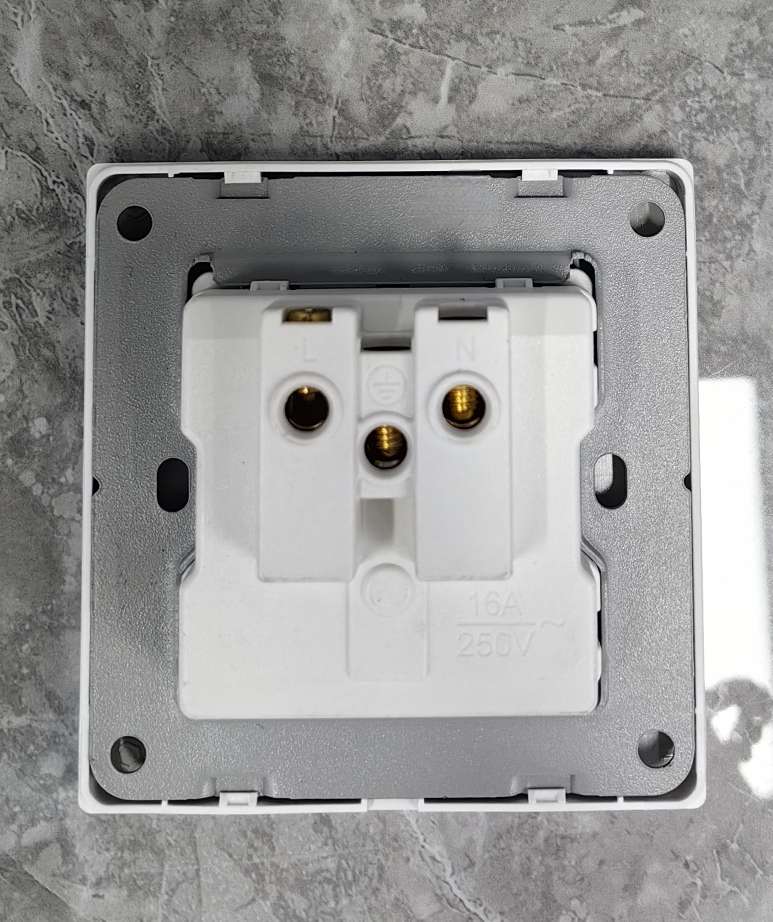 T2 Golden European-style wall socket is exclusively for export Item Picture