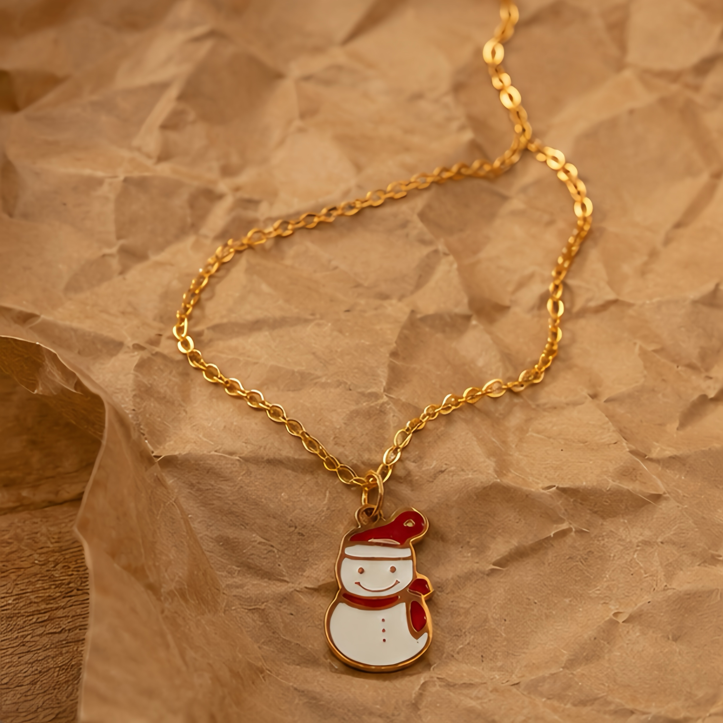 Smiling Snowman Christmas-themed oil-dripping stainless steel necklace, winter festival accessory, Christmas Eve gift, soft and cute, durable and anti-fading collarbone necklace Application Scenario
