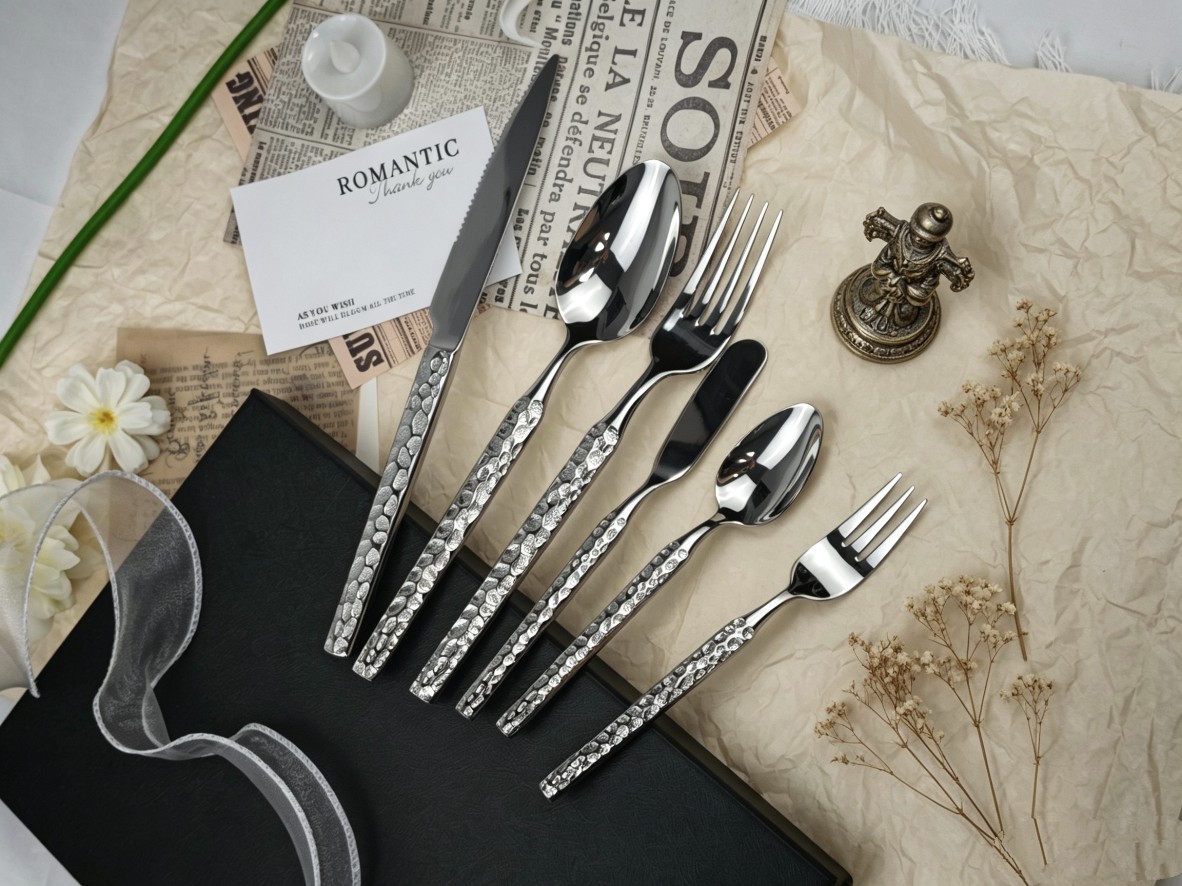 Five-piece cross-border silver 304 hammer-textured stainless steel tableware set for hotel knives, forks and spoons Item Picture