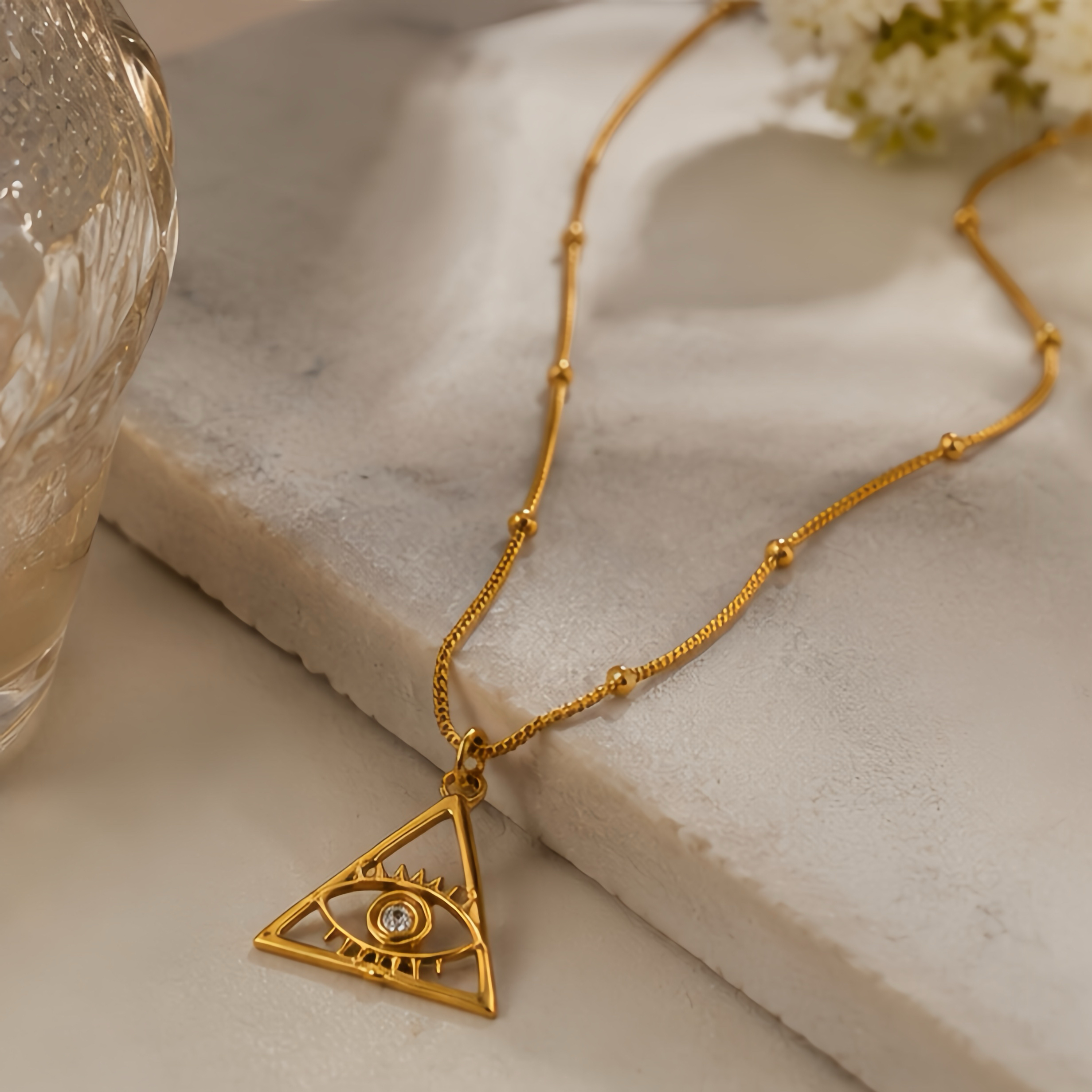 Horus Eye three-dimensional pendant snake bone chain, a mysterious and retro accessory with a medieval European and American style, exuding a high-end atmosphere. Stainless steel decorative necklace details Picture
