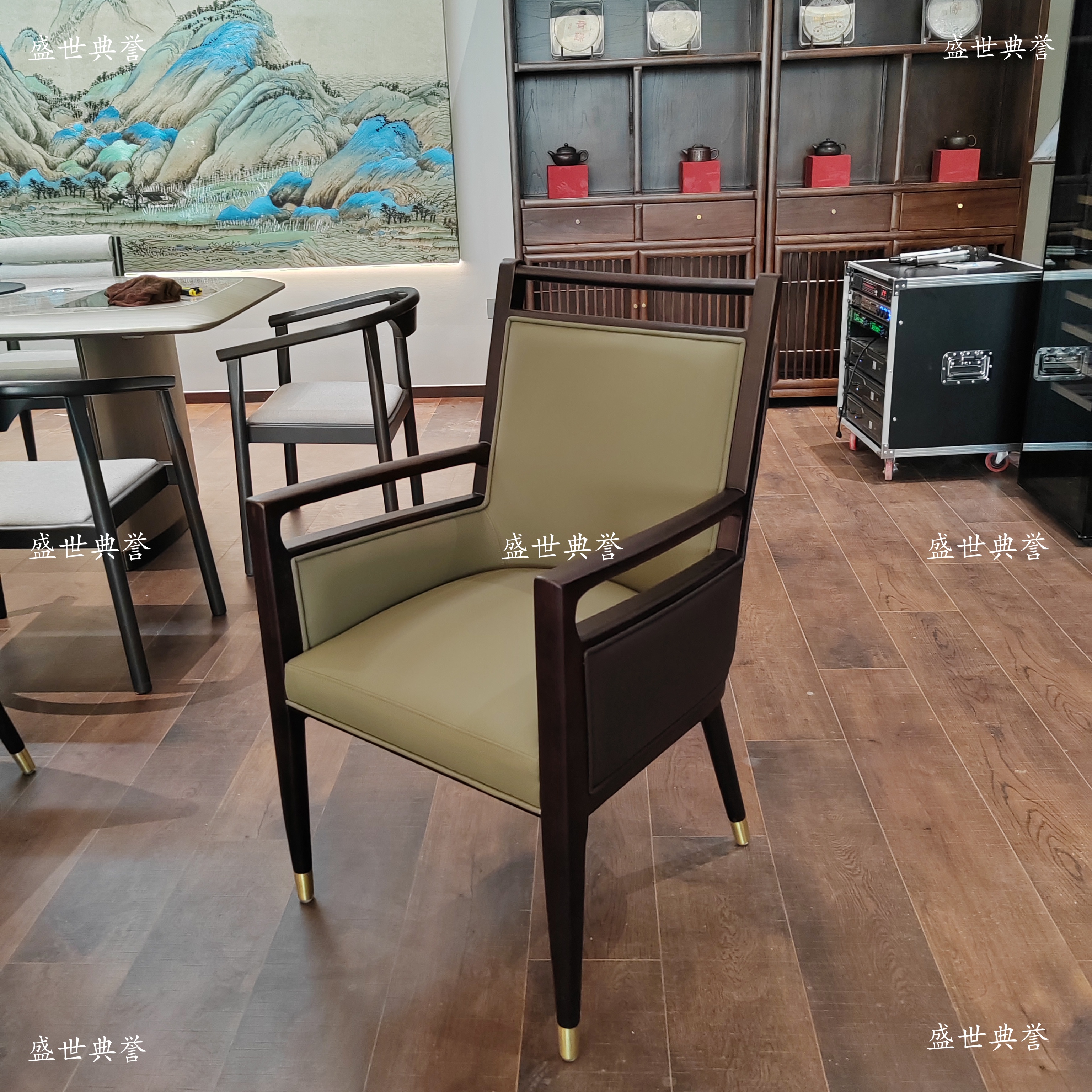 Yancheng factory direct sales of solid wood dining tables and chairs, international hotel private room reception dining chairs, seafood style new Chinese-style chairs Yancheng factory direct sales of solid wood dining tables and chairs, international hotel private room reception dining chairs, seafood style new Chinese-style chairs