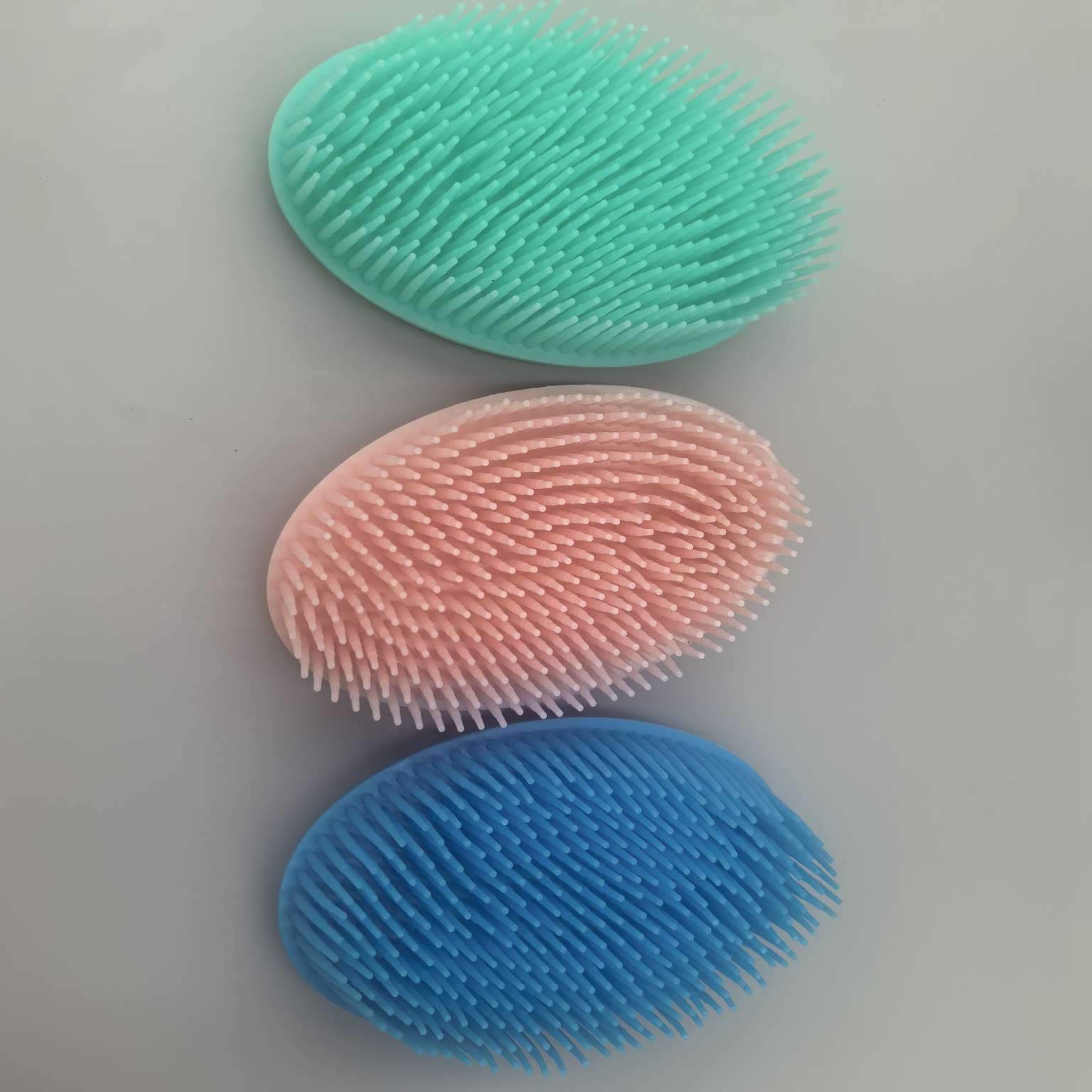 New factory direct sales tactile brushes for adults and babies, hair washing and bathing brushes, massage brushes, bath scrubbing brushes, silicone bath brushes, silicone bath brushes Application Scenario