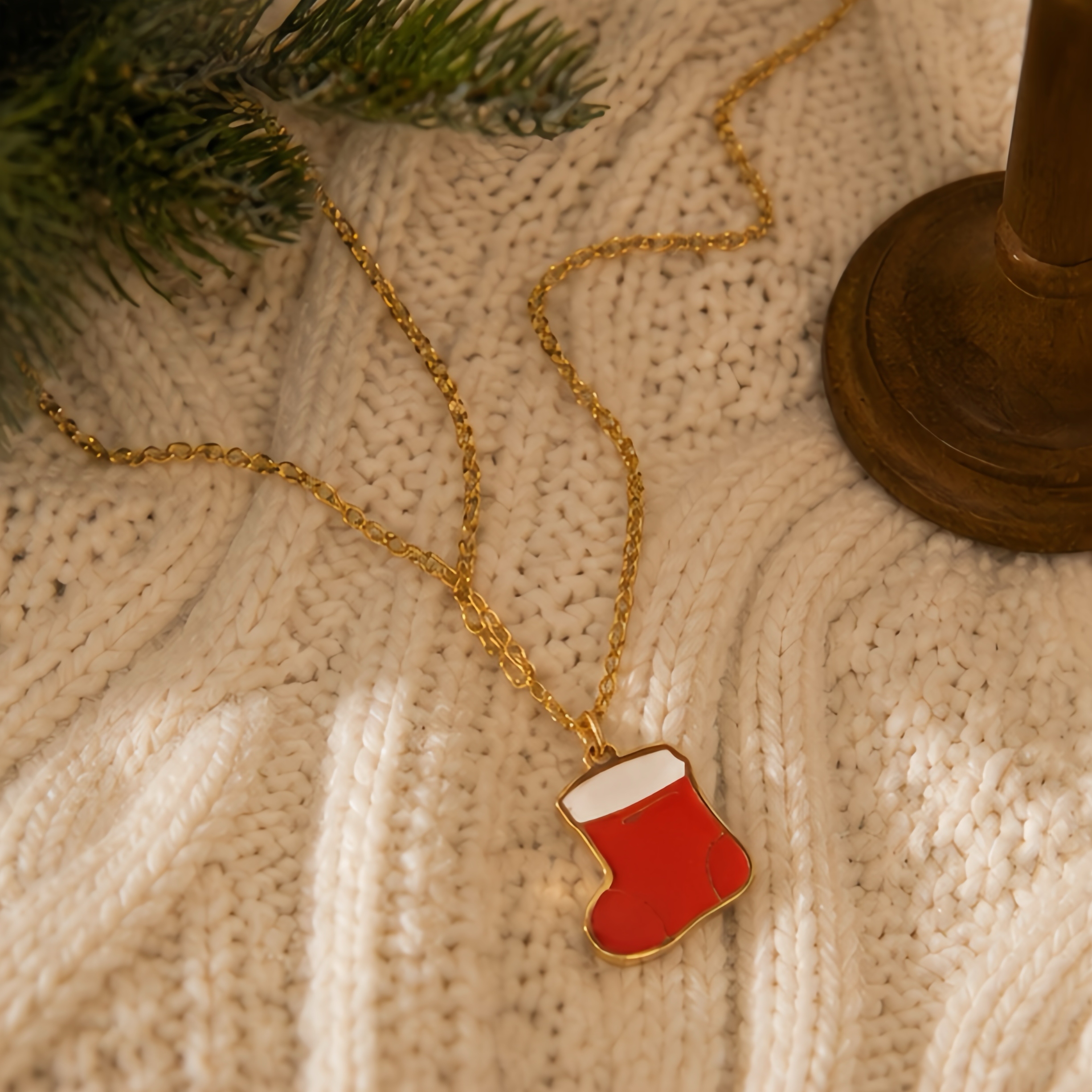 Christmas red sock oil drip pendant necklace, winter festival ins European and American style outfit, niche atmosphere, simple commuting metal decoration necklace Application Scenario