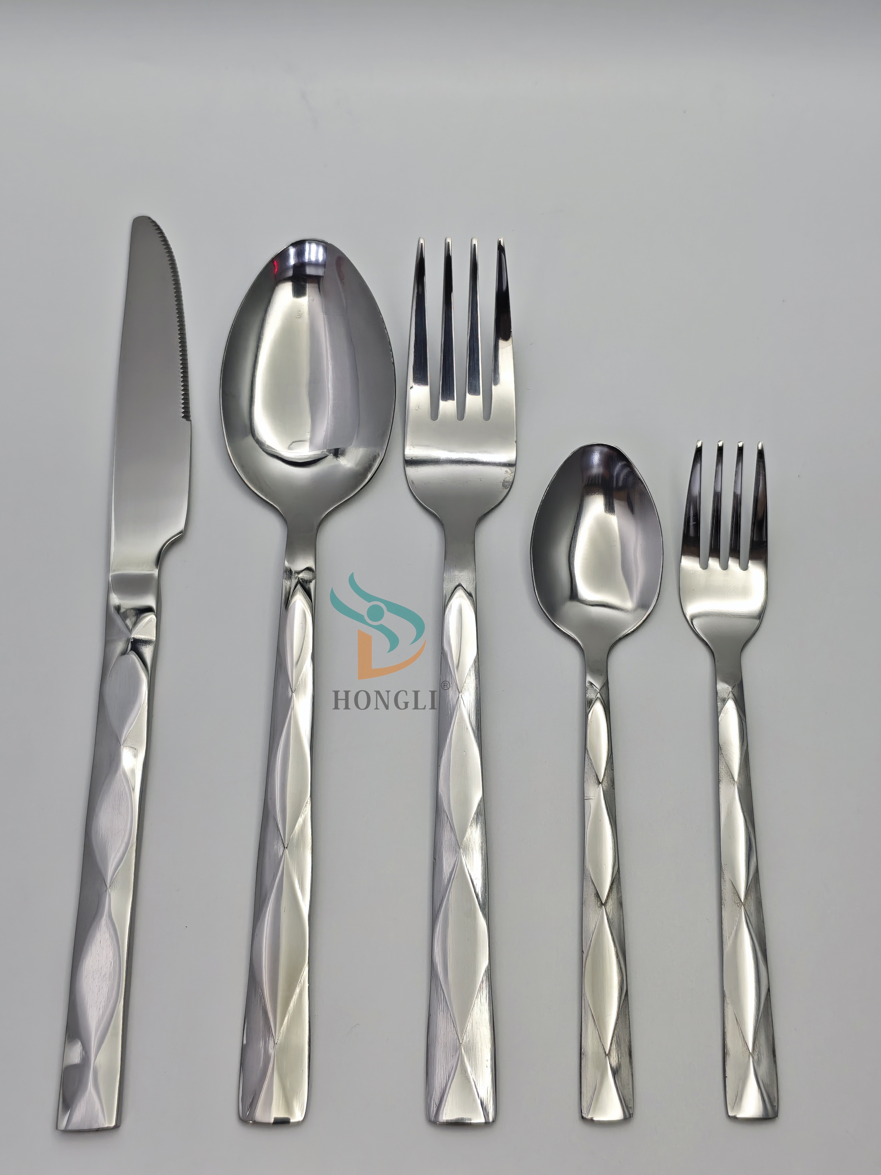 Silver metal stainless steel tableware set of five pieces, including knives, large spoons, large forks, small spoons, small forks, hotel knives and forks details Picture