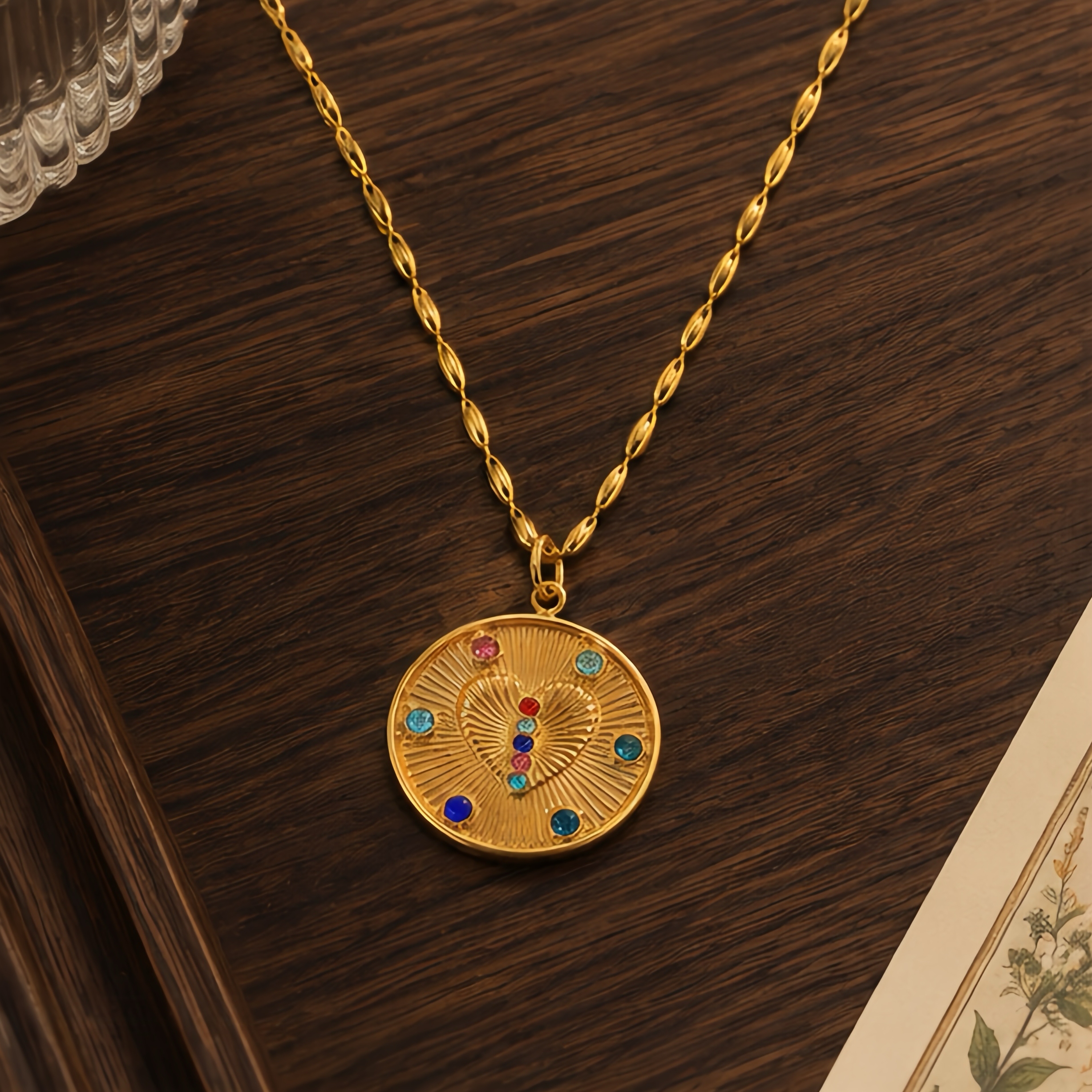European and American style retro radial pattern colored diamond heart round plate necklace, stainless steel olive chain, multi-color inlaid diamond relief metal neck accessory for commuting ladies Application Scenario