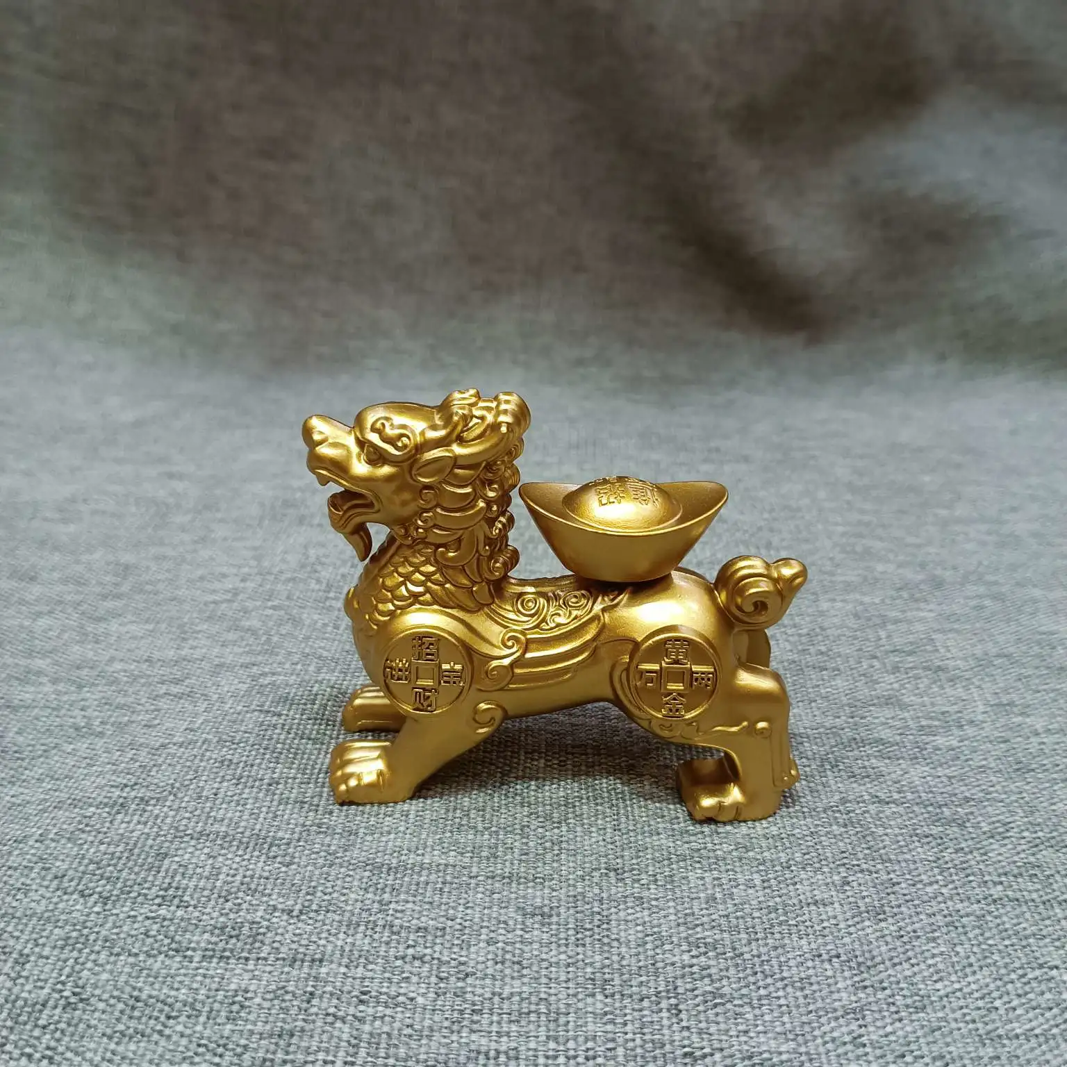 Zhonggong Craft Qilin Ingot Rotating Ornament detail image 3