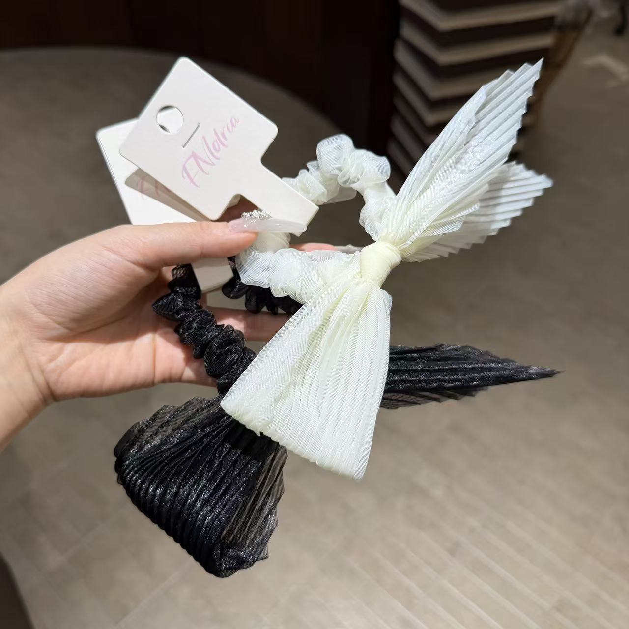 小众细腻百褶缎面蝴蝶结发圈 温柔质感肌理层次显贵扎低马尾发绳发圈大肠发圈发饰饰品