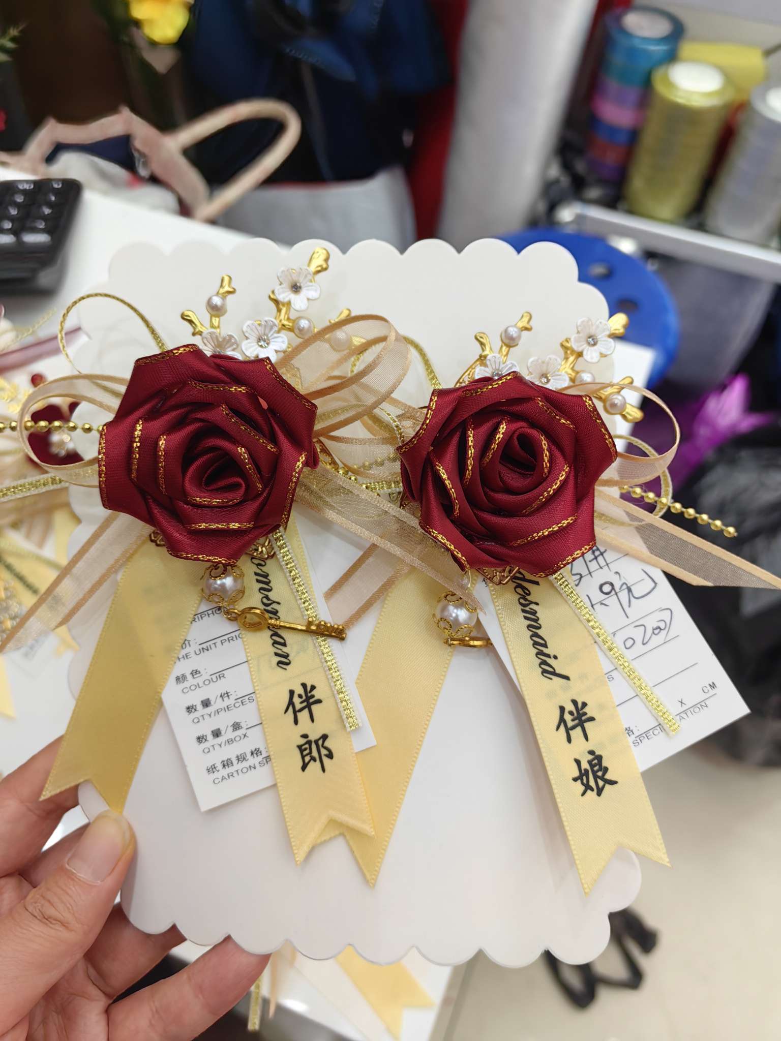 Festive supplies, wedding supplies, wedding items, bride and groom corsages, bridesmaid and best man corsages, artificial roses, artificial corsages, wedding corsages, accessories, corsages Specification image