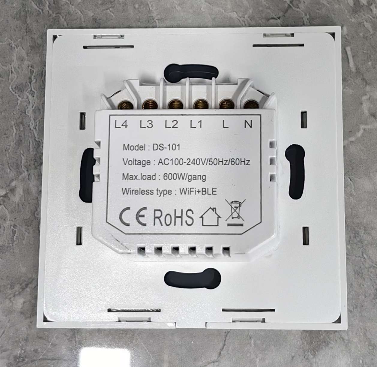 LINIER智能开关 4开墙壁插座 支持多种软件 专供出口 Item Picture