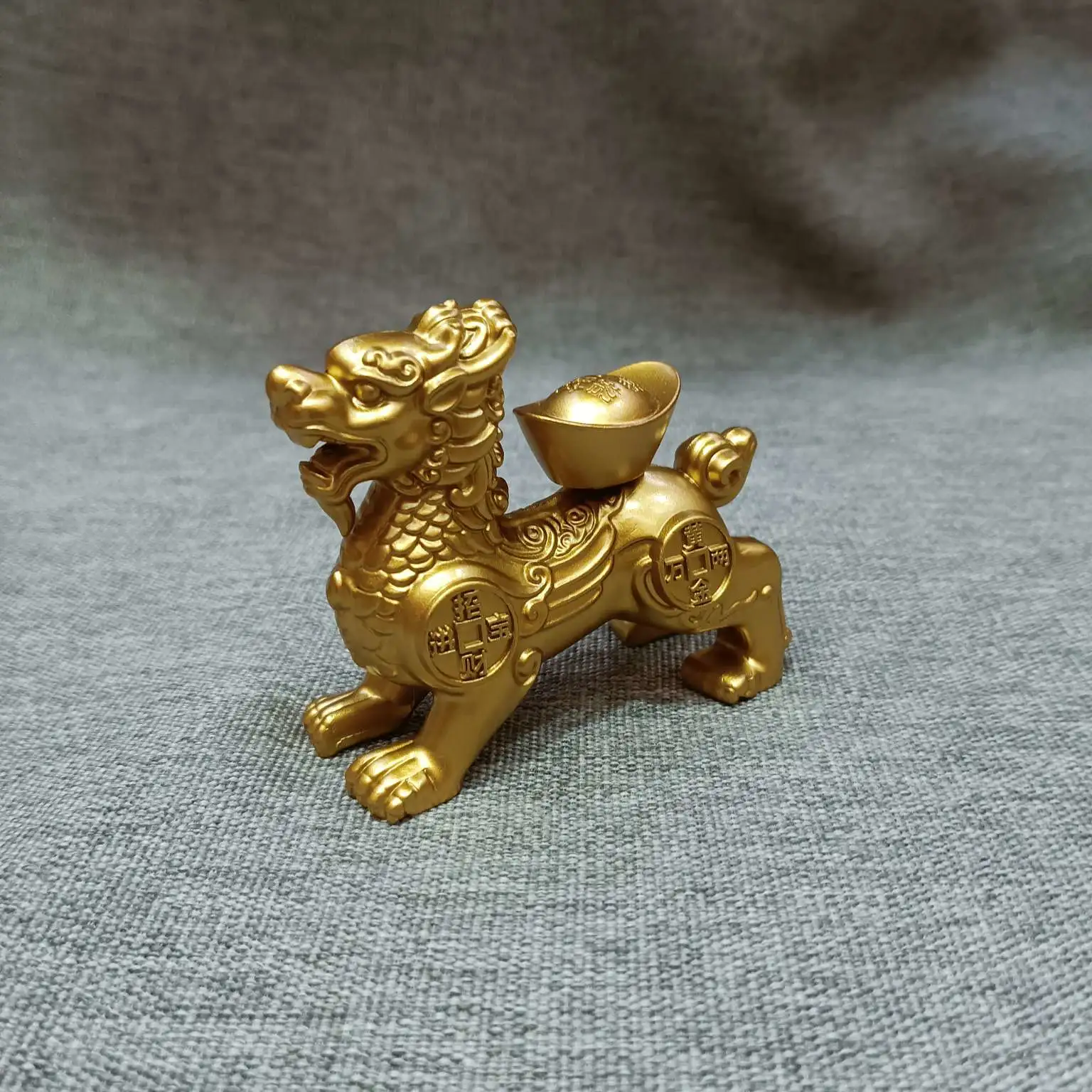 Zhonggong Craft Qilin Ingot Rotating Ornament detail image 2