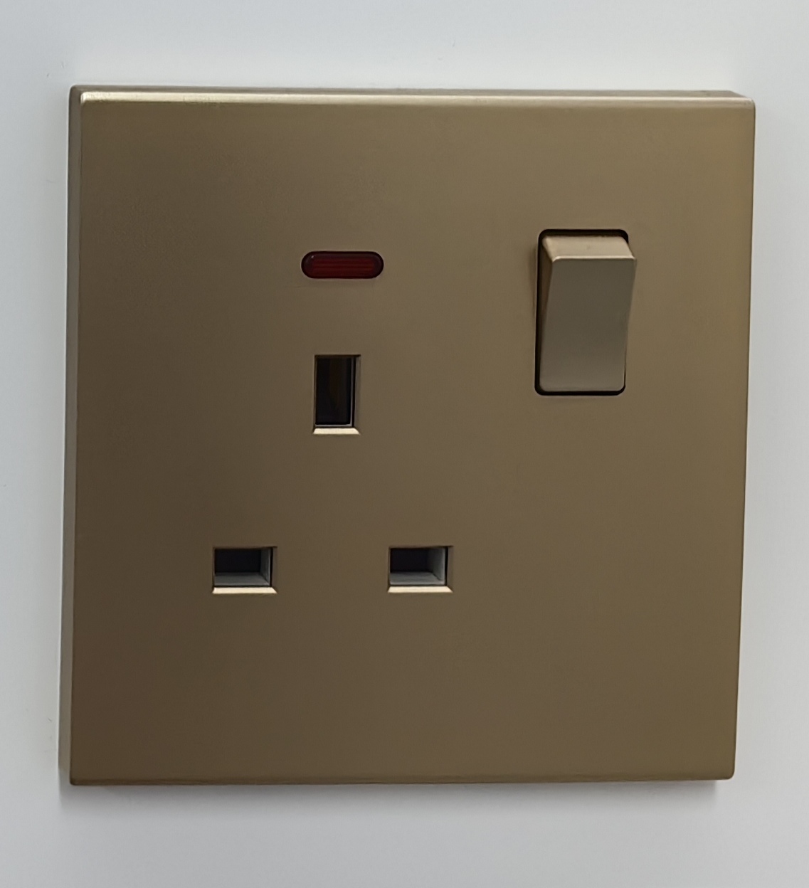 T6 grey and gold 13A wall socket, suitable for both home and office use Item Picture
