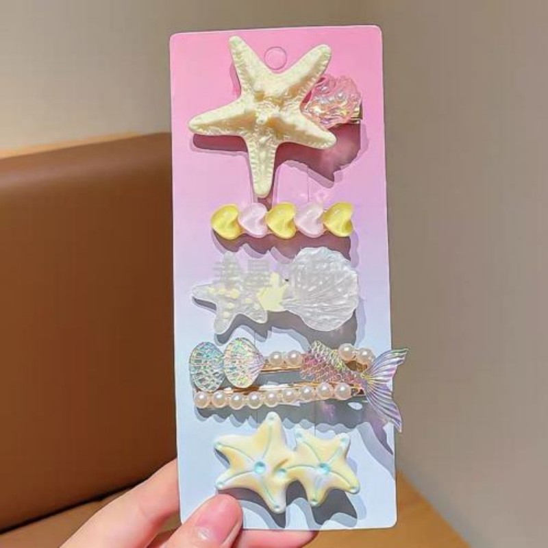 Princess-style ocean-themed hair clip set, starfish, shell and pearl edge clips, cute girl hair clips, baby hair accessories and headwear Application Scenario