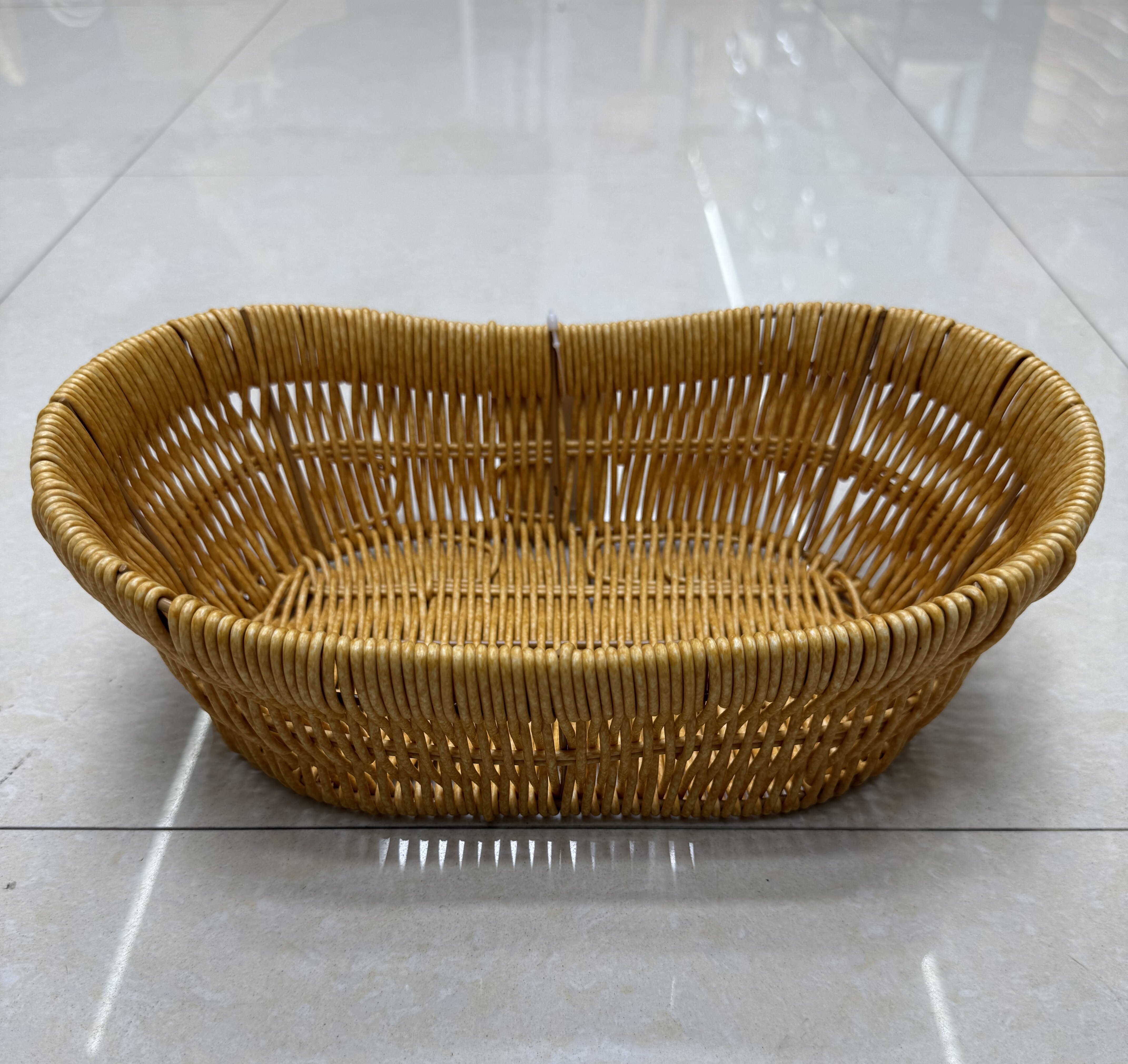 Yellow imitation rattan ingot-shaped storage basin, fruit and snack basket, bread basket, toy storage basket, supermarket gift packaging basket, souvenir packaging basket, kitchen sauce storage basket, vegetable basket, tissue paper storage basket, cosmetics basket details Picture