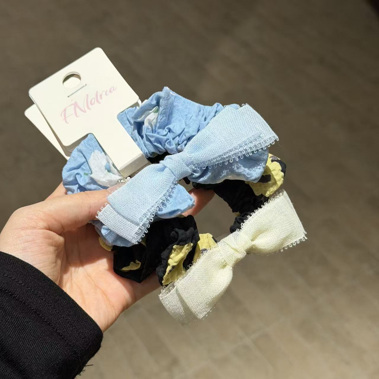 韩系碎花褶皱蝴蝶结女春夏温柔布艺宽边超仙显脸小不勒头外出百搭图
